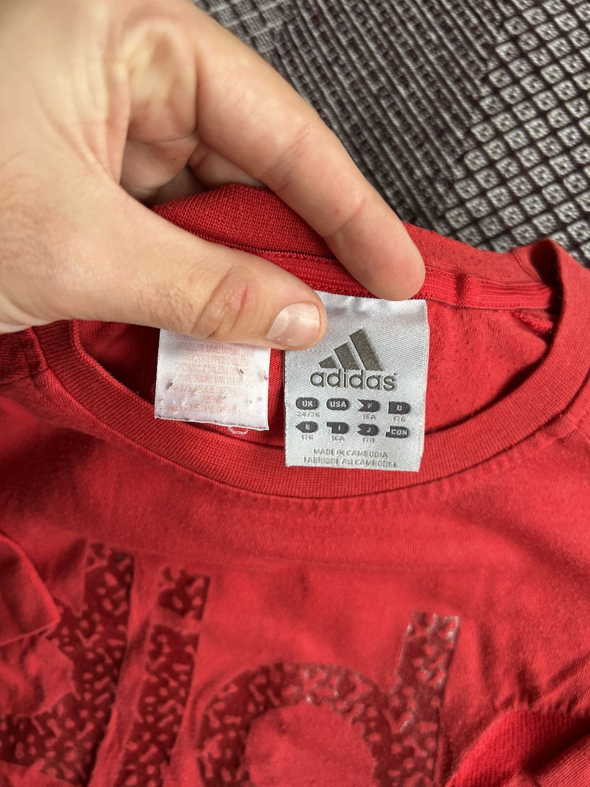 Adidas Vintage Adidas Big Logo 00s Tee Streetwear Unisex Size M Size US M / EU 48-50 / 2 - 5 Thumbnail