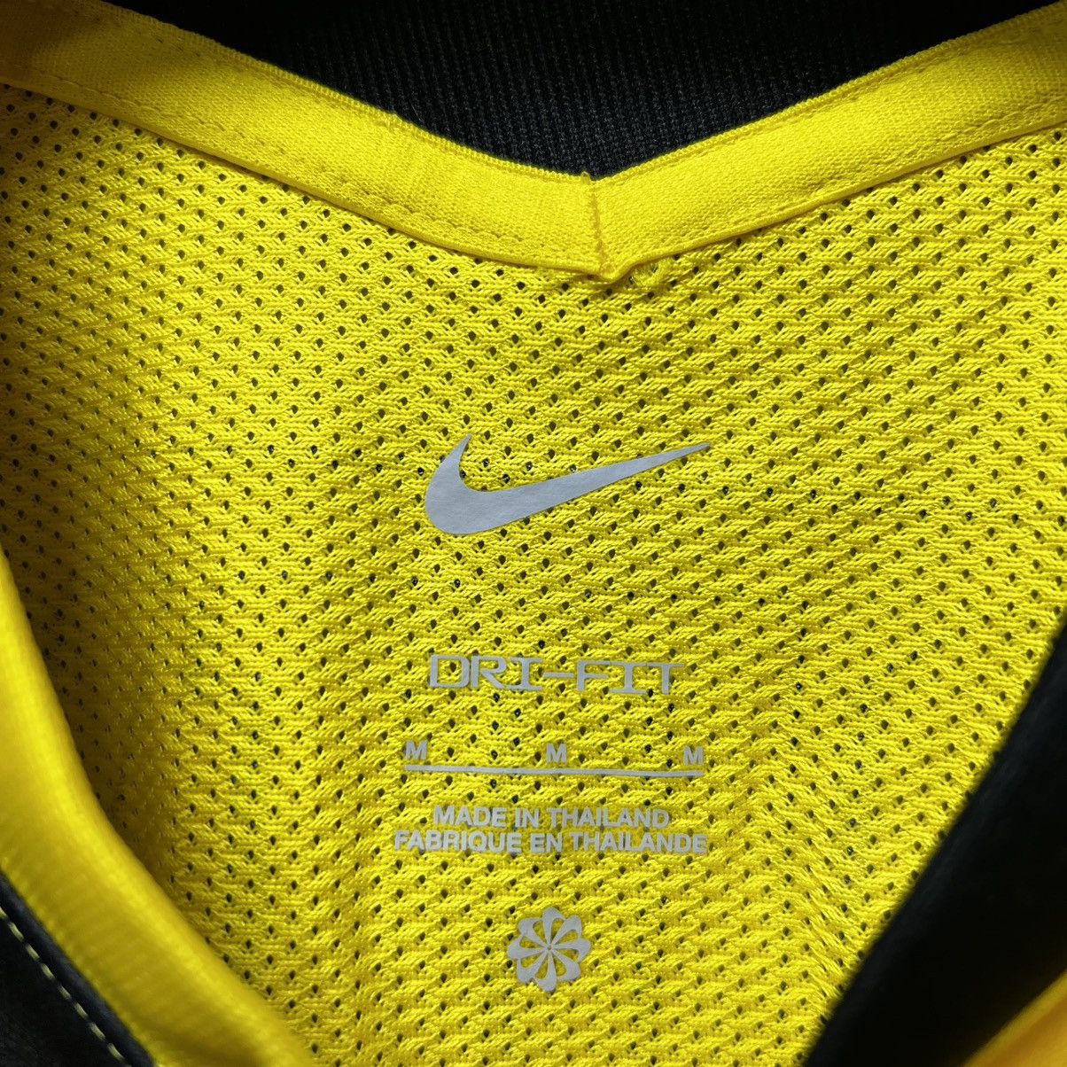 Nike Nike BSC Young Boys #10 SCHASSBERGER soccer jersey woman’s Size M / US 6-8 / IT 42-44 - 12 Thumbnail