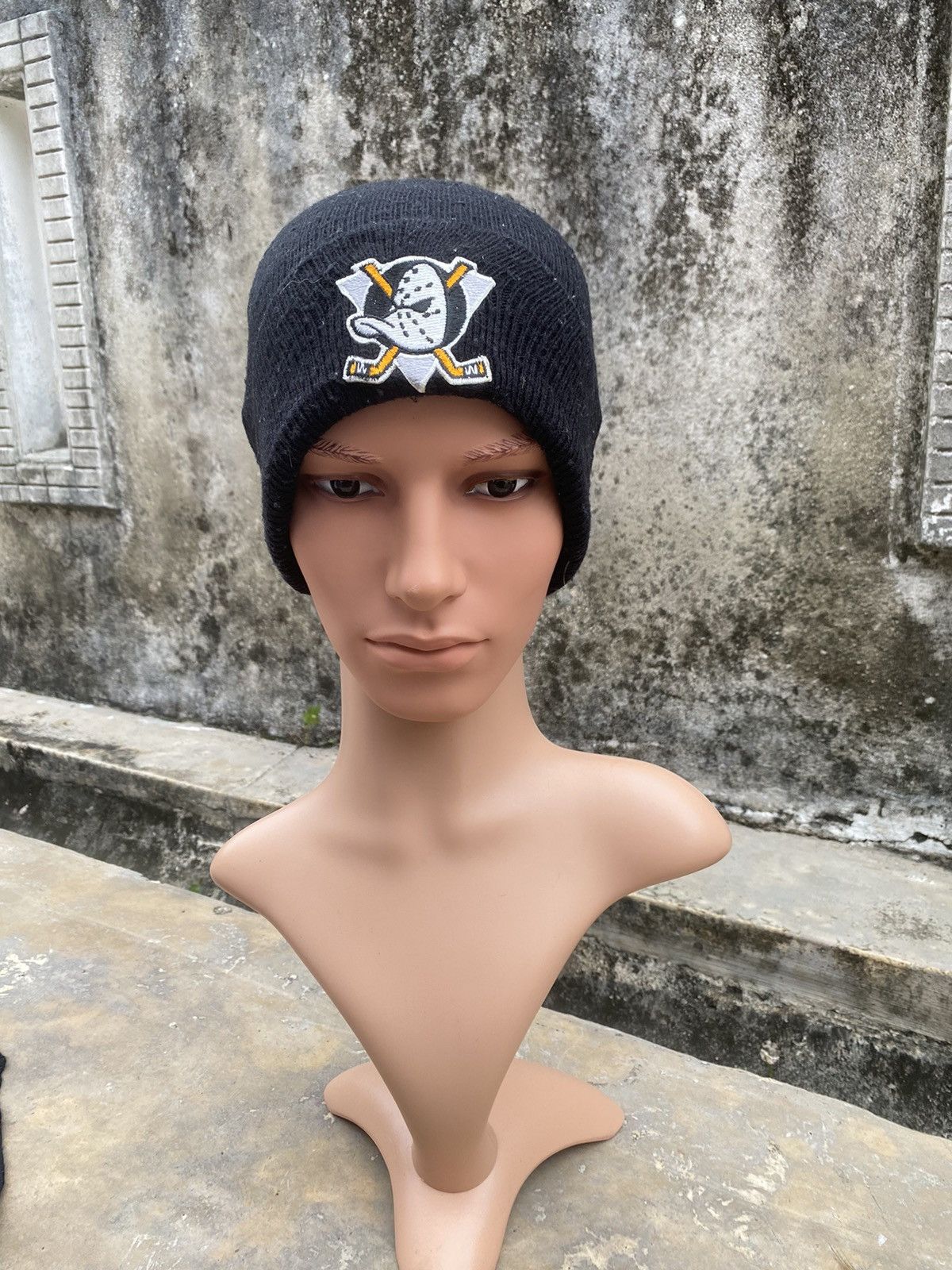 NHL Vintage NHL Mighty Duck Beanie Hat Size ONE SIZE - 1 Thumbnail