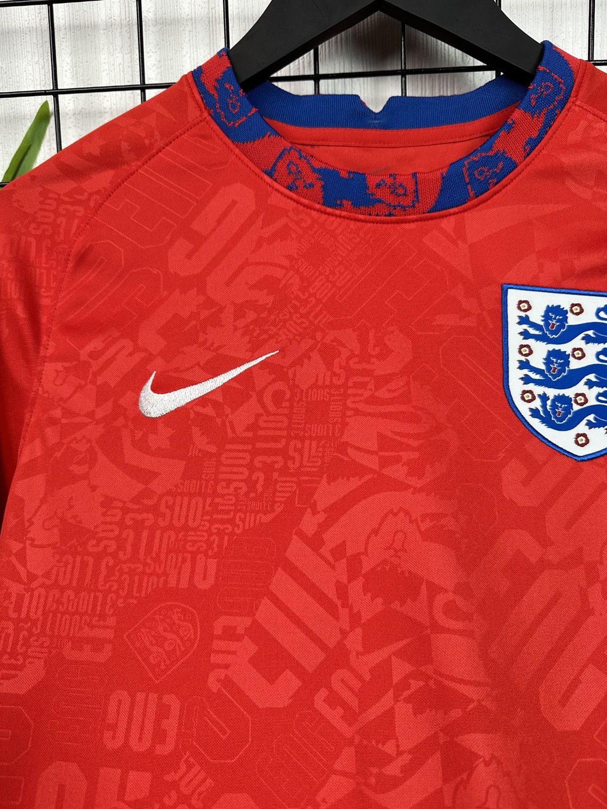 Nike England jersey kit 2020 2021 Nike training National team Men Size US M / EU 48-50 / 2 - 10 Thumbnail