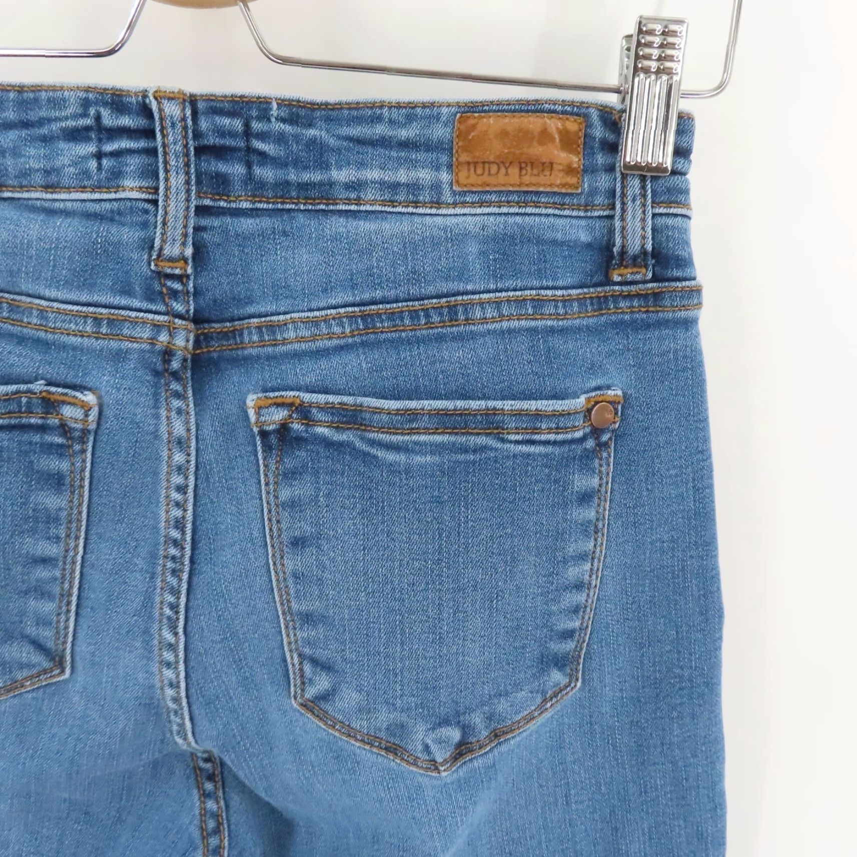 Vintage Judy Blue Women Jeans Boyfriend 5/27 Blue Denim Stretch Cotton Blend Regular Size 27 Blue Wash Vintage No Mens Womens Girls Size 27" / US 4 / IT 40 - 6 Thumbnail