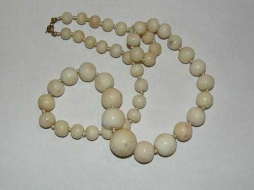 Designer Classic Beaded Angel Skin Coral Necklace w/ 14 kt Gold Clasp Size ONE SIZE - 3 Thumbnail