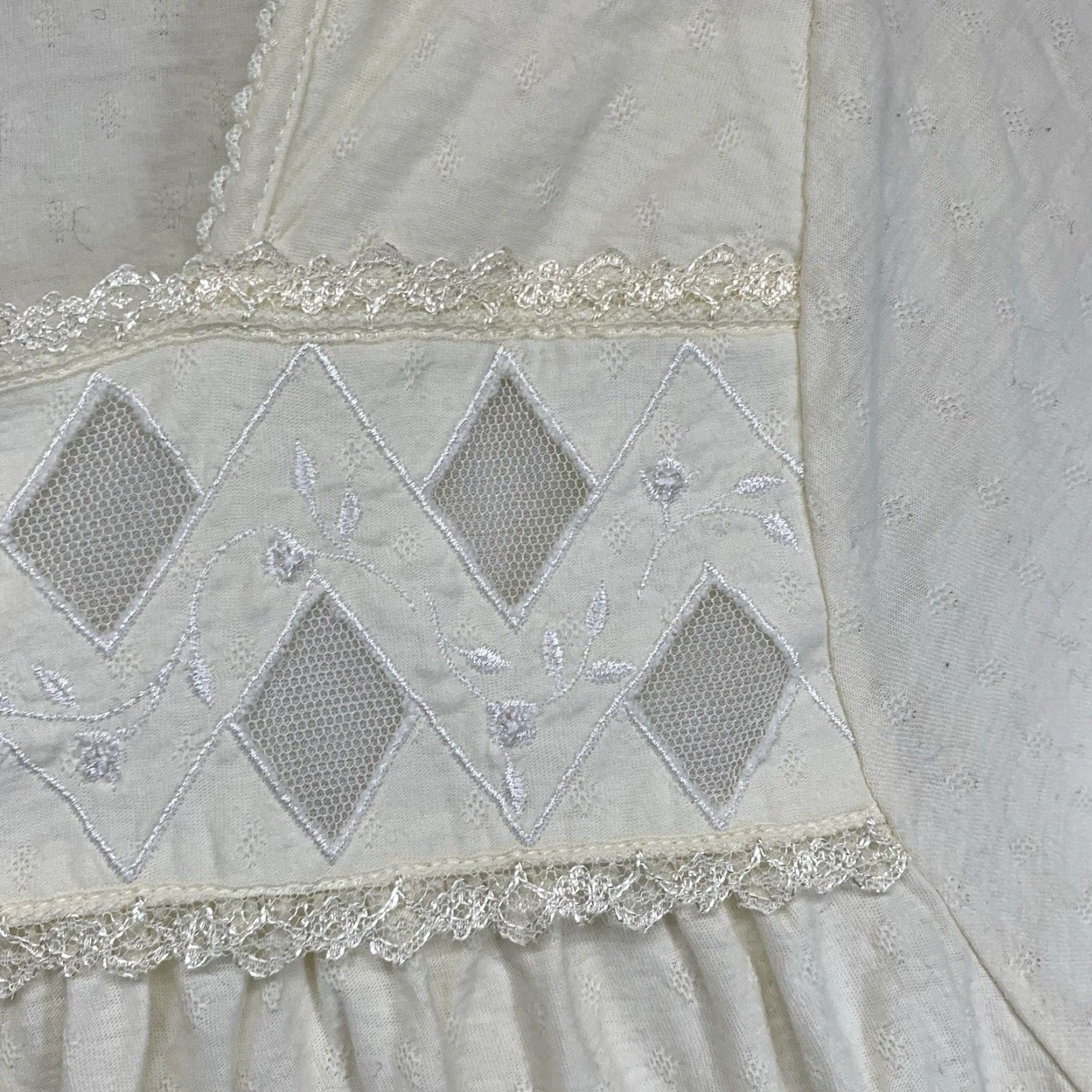 Ariat VINTAGE Aria Women’s Sleep Dress Medium 100% Cotton Light Yellow Embroidered Lace Short Sleeve Boat Neck 90s Cottage Size M / US 6-8 / IT 42-44 - 7 Thumbnail