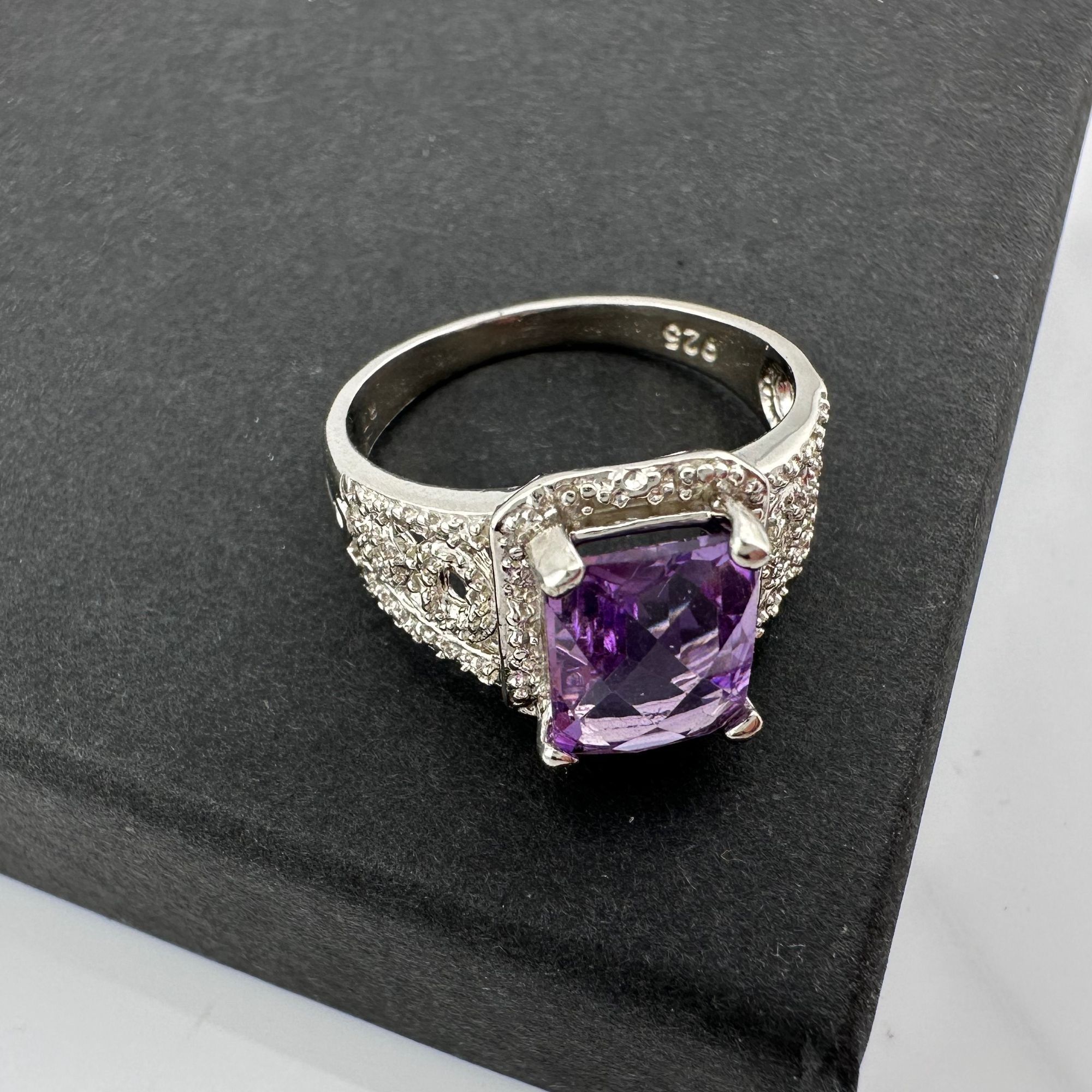 Other Beautiful Emerald Cut 2.25 Carat Amethyst Ring - Sz 8 Size ONE SIZE - 17 Thumbnail