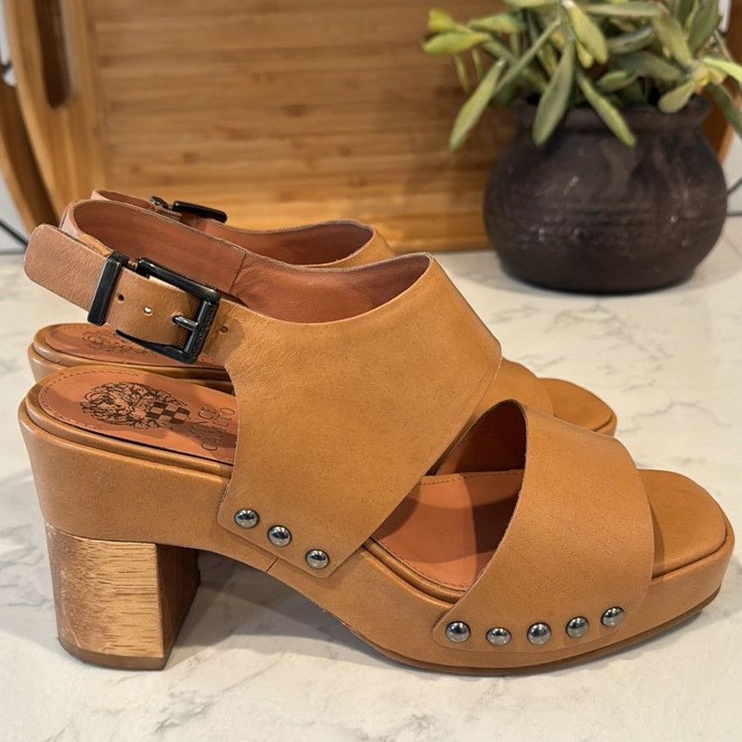 Vince Camuto Vince Camuto studded tan nude wood clog leather retro sz 7.5 Size US 7.5 / IT 37.5 - 3 Thumbnail
