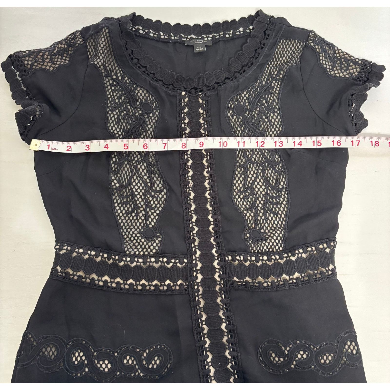 Ann Taylor Ann Taylor Black Crochet Lace Peplum Blouse Petite 0 Lined Size XS / US 0-2 / IT 36-38 - 4 Thumbnail