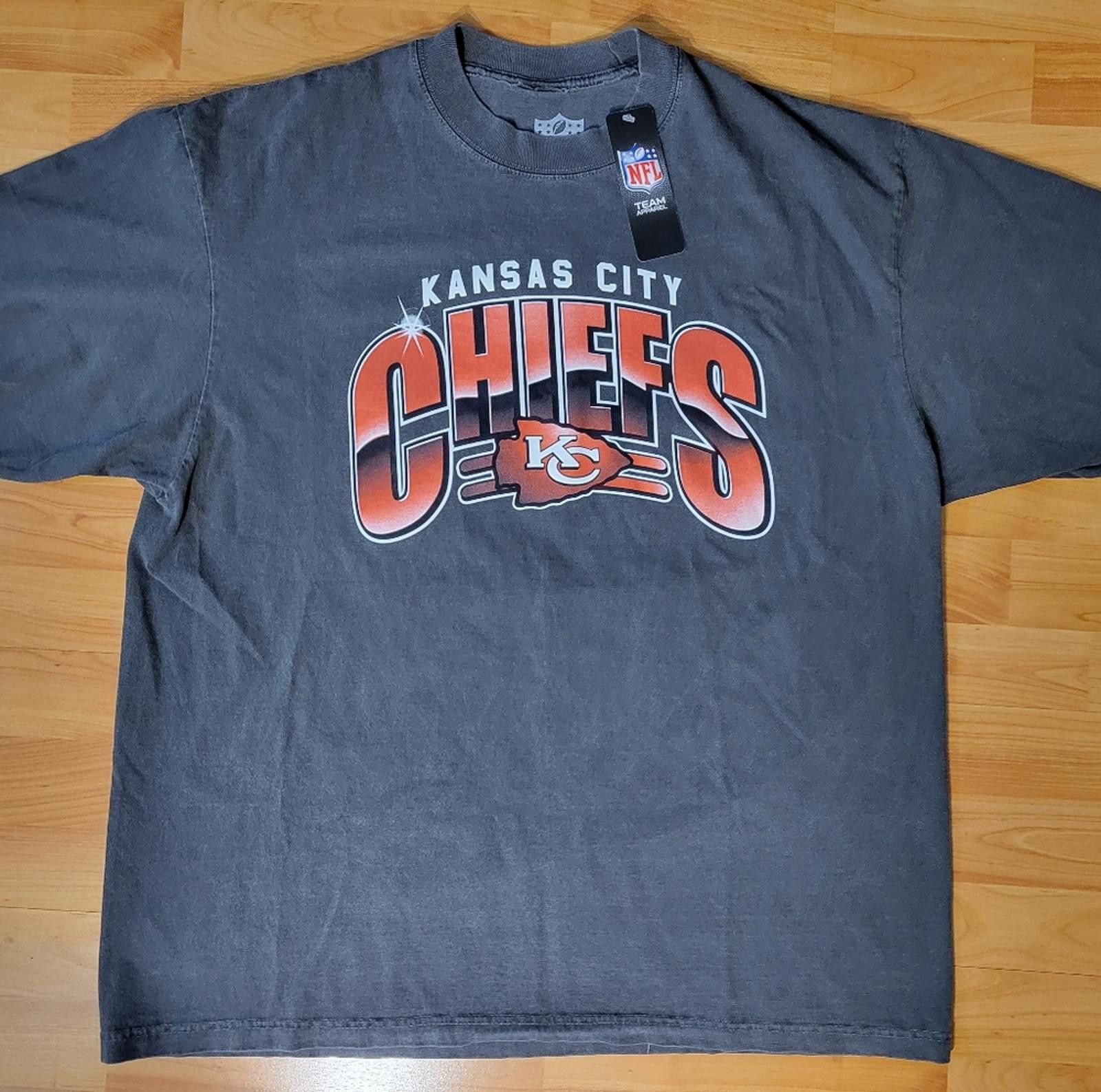 NFL NWT KC Chiefs NFL Heavyweight T-Shirt, Grey Plus Size 2XL Size US XXL / EU 58 / 5 - 1 Thumbnail