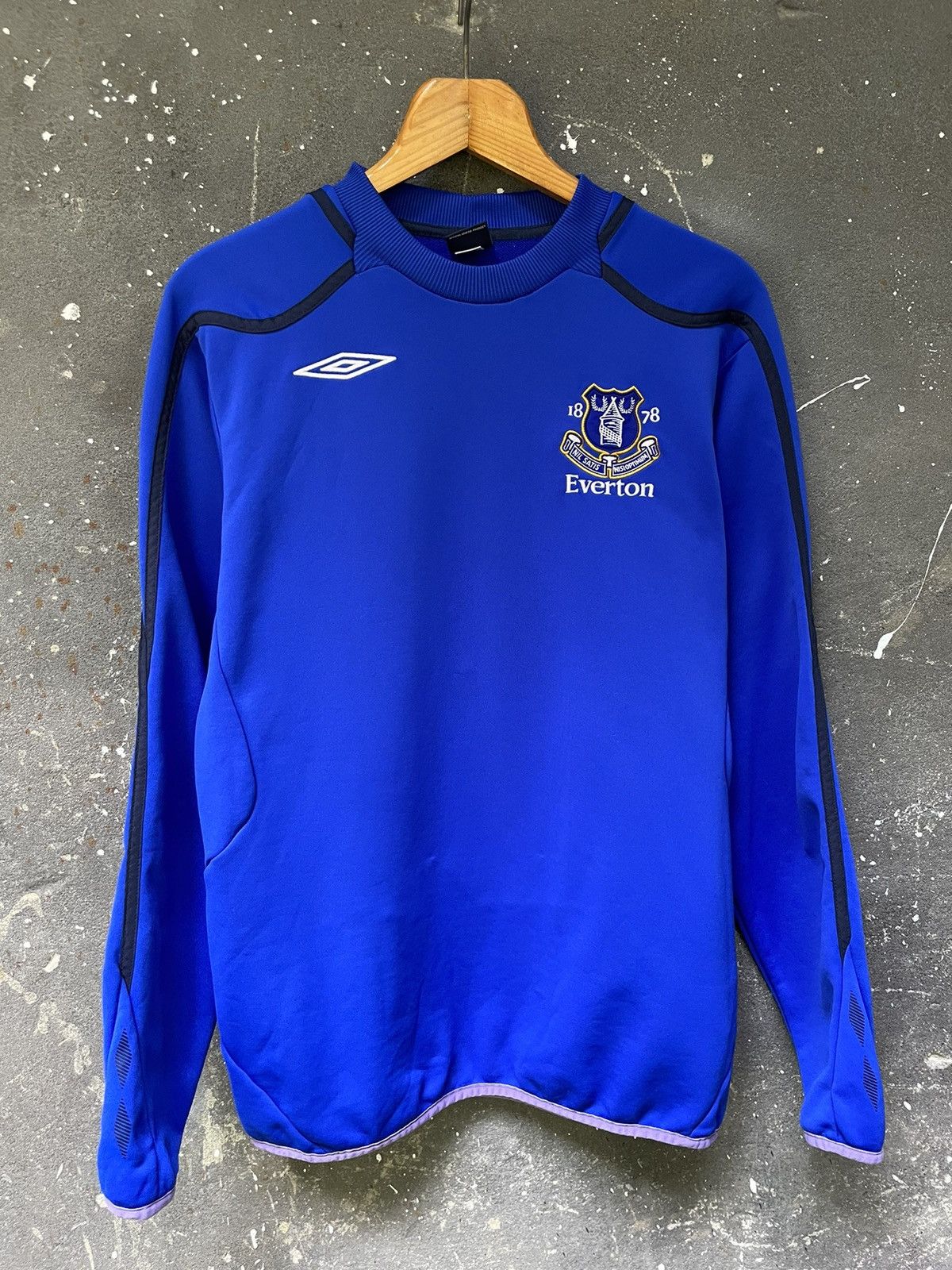 Umbro Vintage Umbro Everton 00’s Sweatshirt Jersey Football RARE Size US L / EU 52-54 / 3 - 2 Thumbnail
