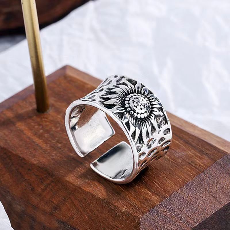 VIBE Punk Hip-Hop Sunflower Ring Size ONE SIZE - 4 Thumbnail