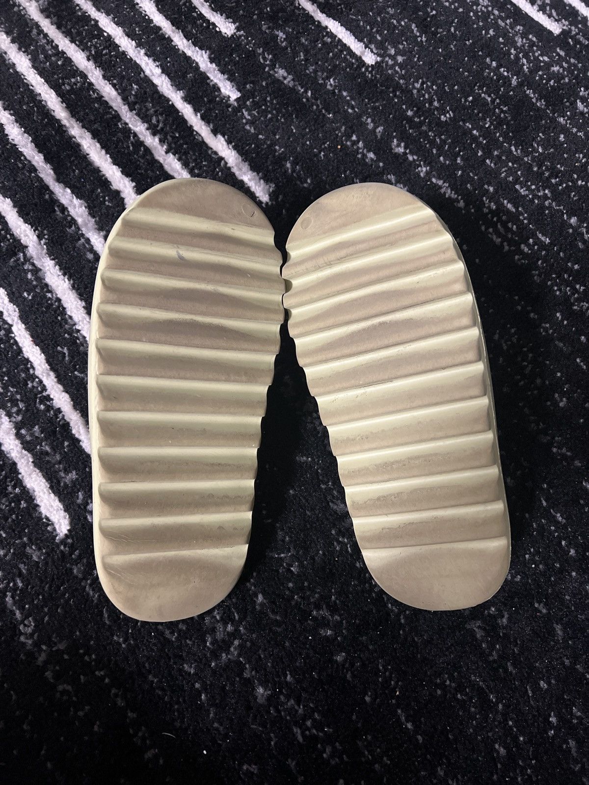 Yeezy slides - Resin