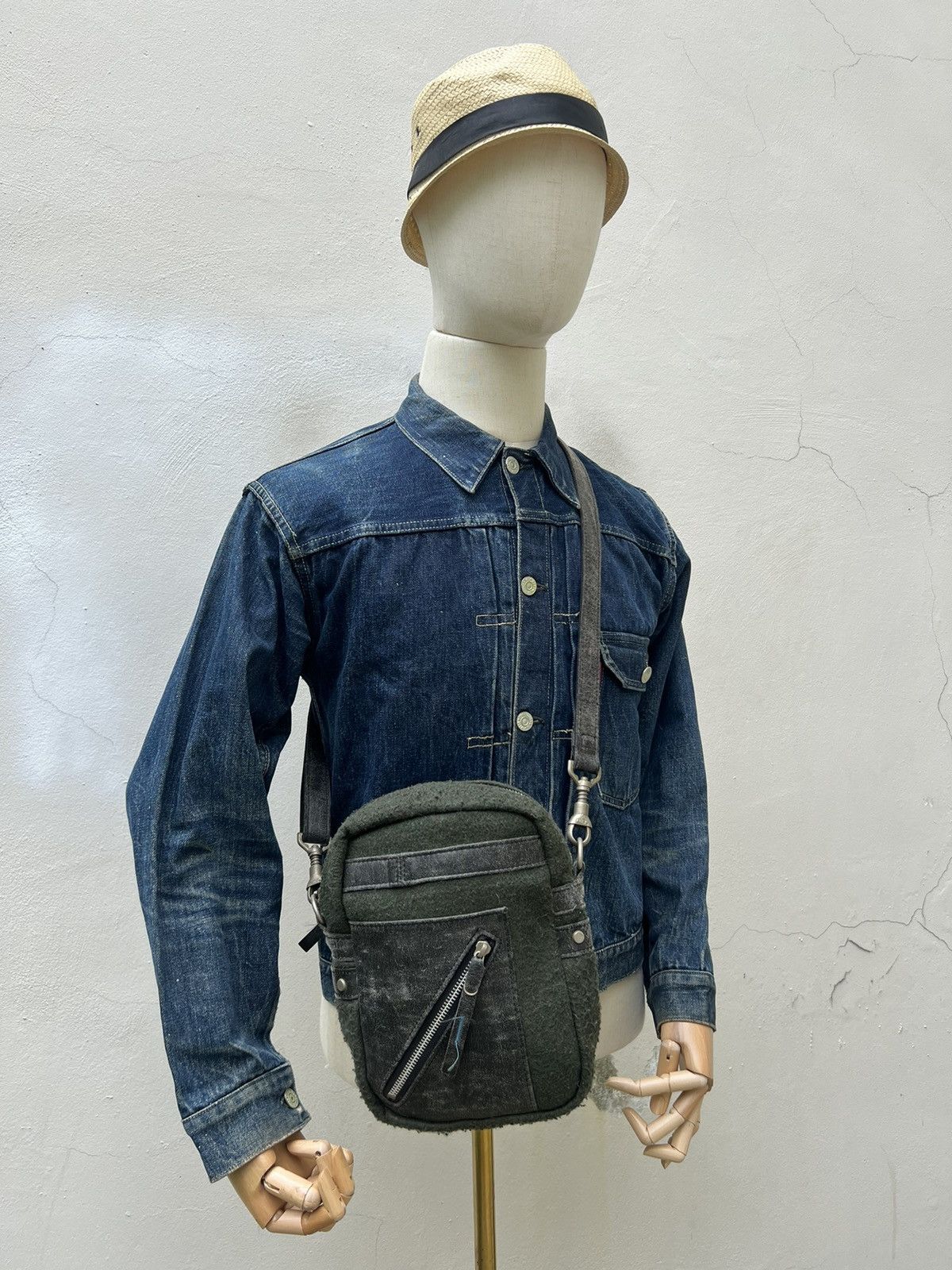 Lui's Vintage Luis Japan Distressed Hybrid Wool Leather Sling Bag Size ONE SIZE - 2 Thumbnail