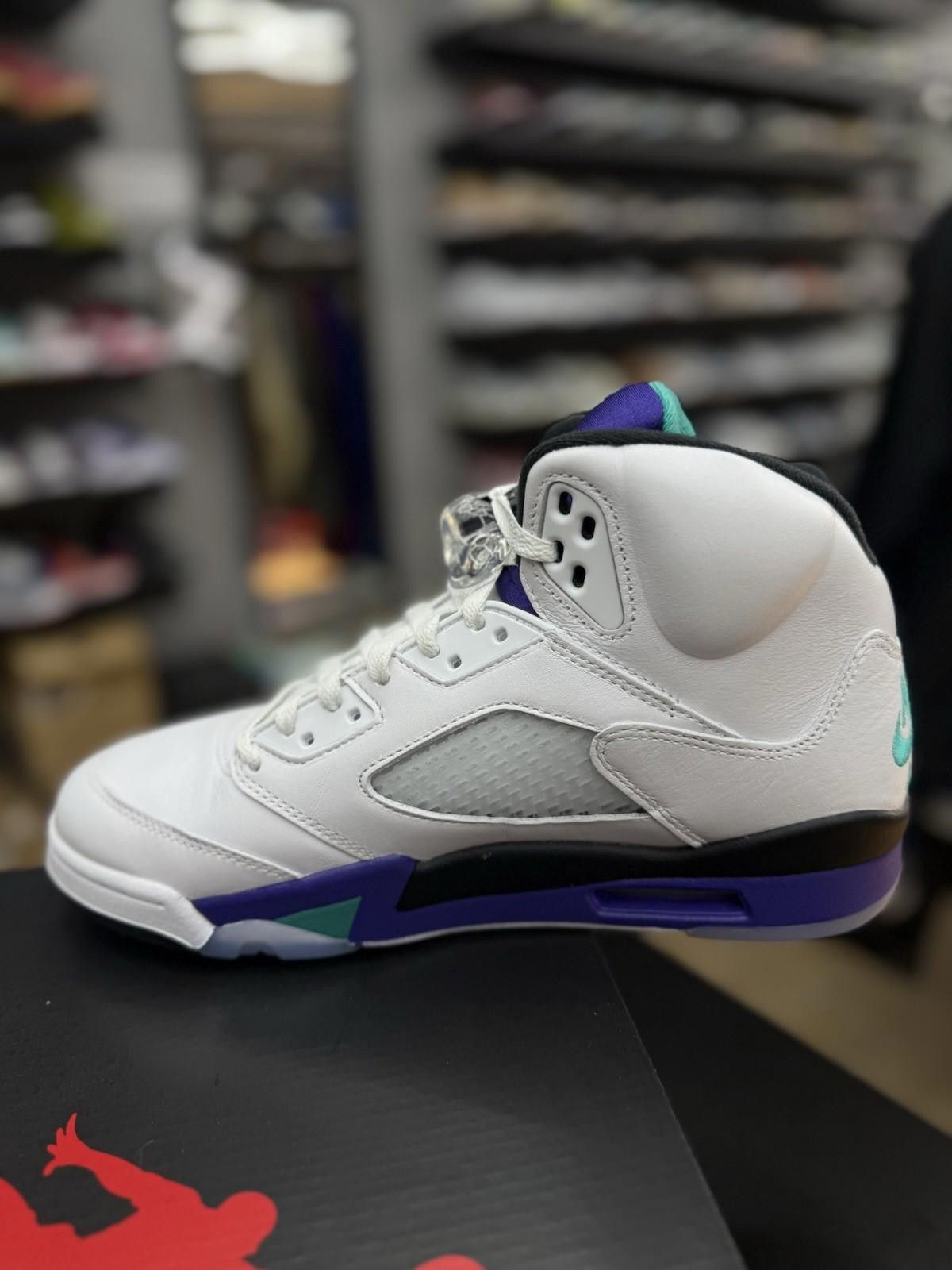 Jordan Brand Size 10 - Air Jordan 5 Retro 2025 Grape (HQ7978-100) Size US 8.5 / EU 41-42 - 4 Thumbnail