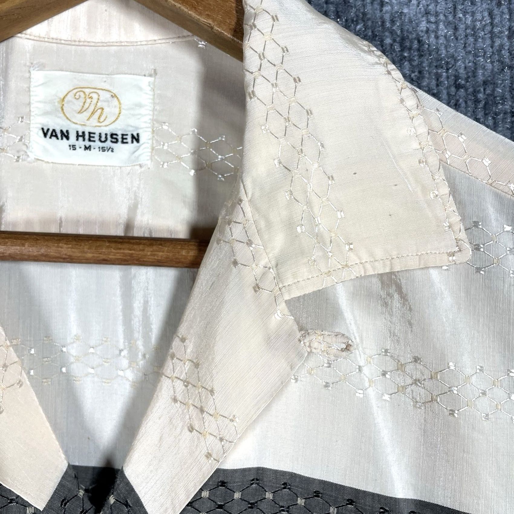 Van Heusen VINTAGE Van Heusen Loop Collar Shirt Mens M Beige Silk Rockabilly 1950s 50s Long Sleeve Button-Front Size US M / EU 48-50 / 2 - 5 Thumbnail