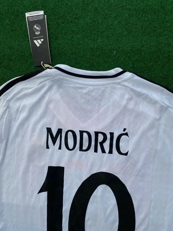 Adidas Adidas Real Madrid Modric T-shirt size L Size US L / EU 52-54 / 3 - 2 Thumbnail