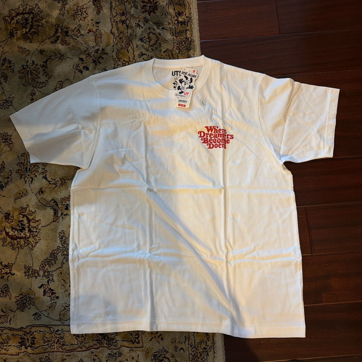 Uniqlo Uniqlo x Verdy Collab Tee Size US L / EU 52-54 / 3 - 1 Thumbnail