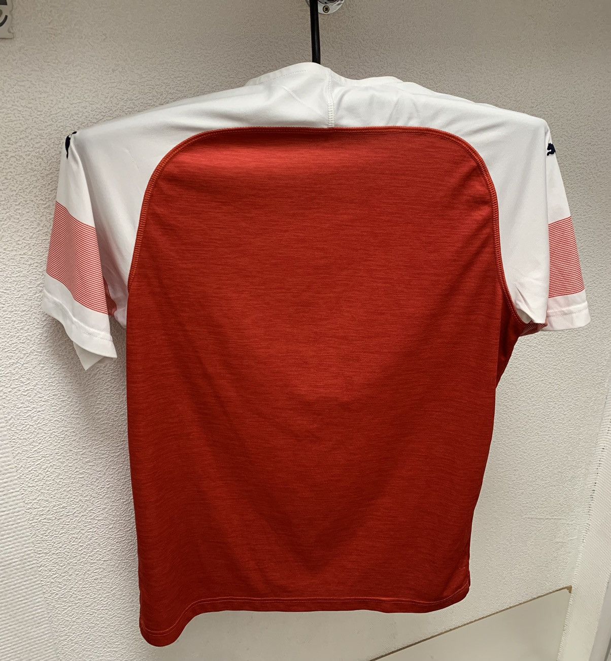 Puma Puma Arsenal soccer jersey M sz Size US M / EU 48-50 / 2 - 4 Thumbnail