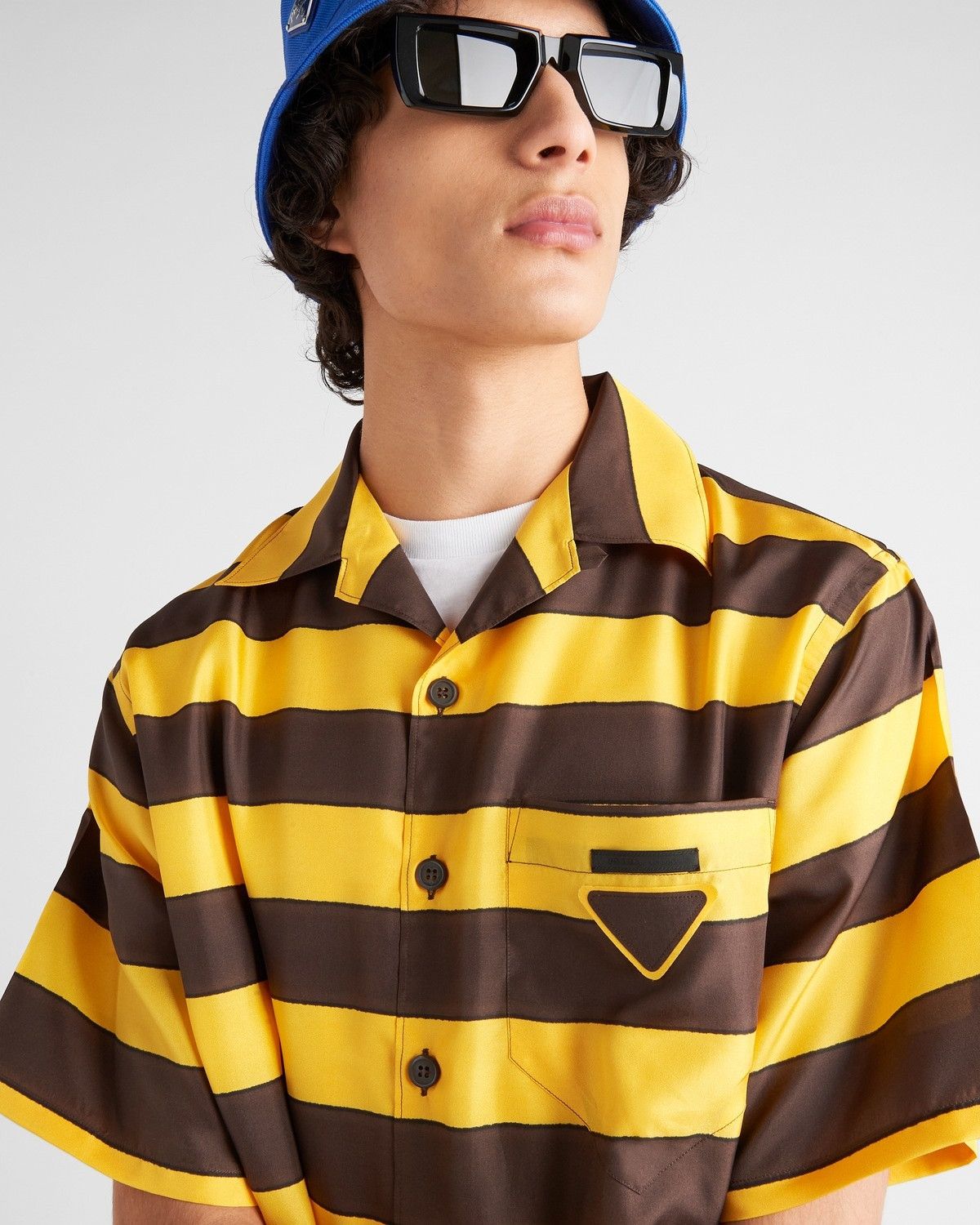 Prada oc11z0625 Short-Sleeved Printed Silk Shirt in Yellow/Brown Size US XL / EU 56 / 4 - 3 Thumbnail