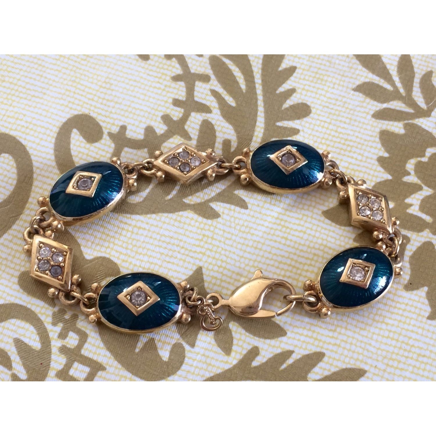 Burberry Vintage Burberrys golden gorgeous bracelet with oval charms Size ONE SIZE - 3 Thumbnail