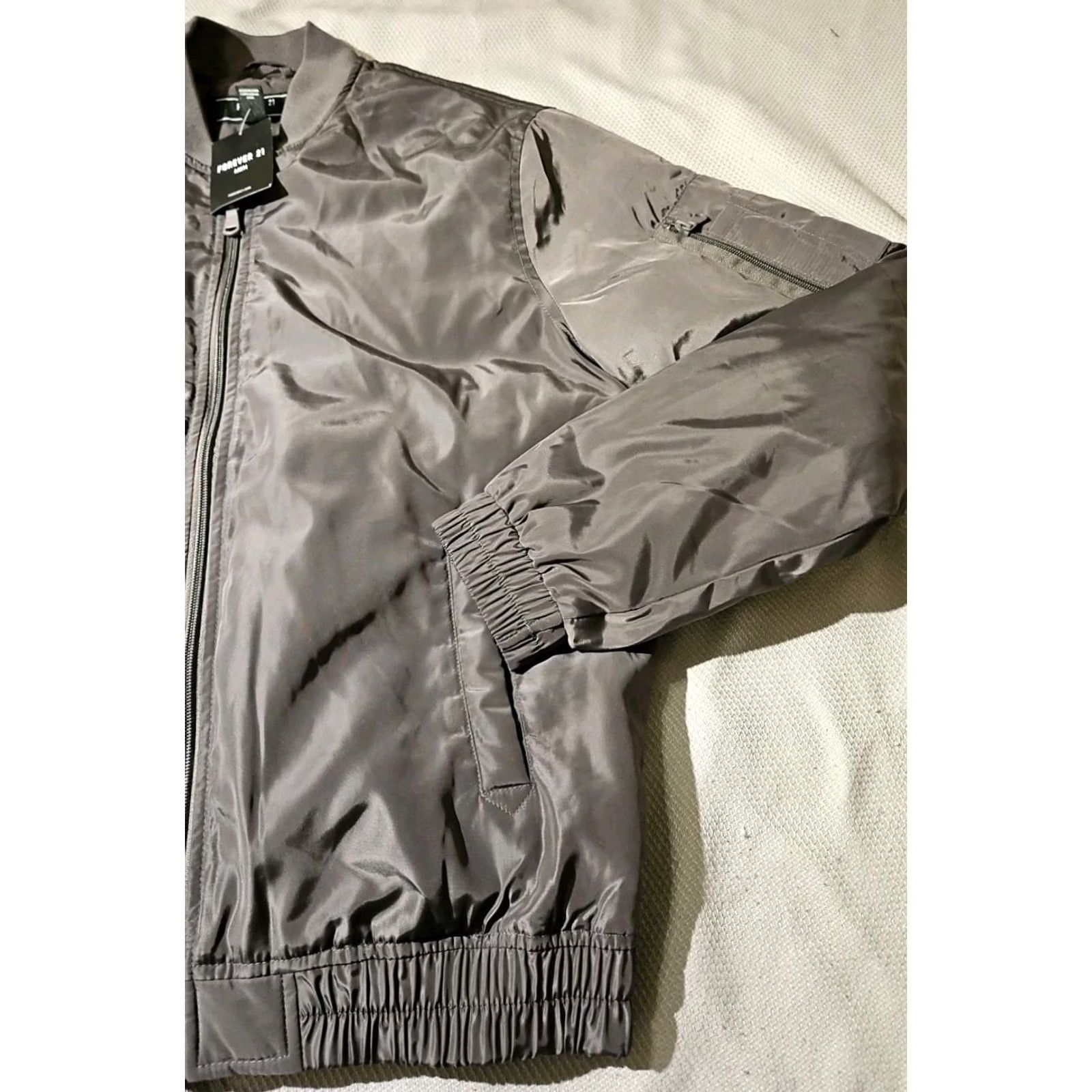 Forever 21 FOREVER 21 Jacket Mens Small Gray Puffer Bomber Varsity Full Zip Pockets Nwt FLaw Size US S / EU 44-46 / 1 - 5 Thumbnail
