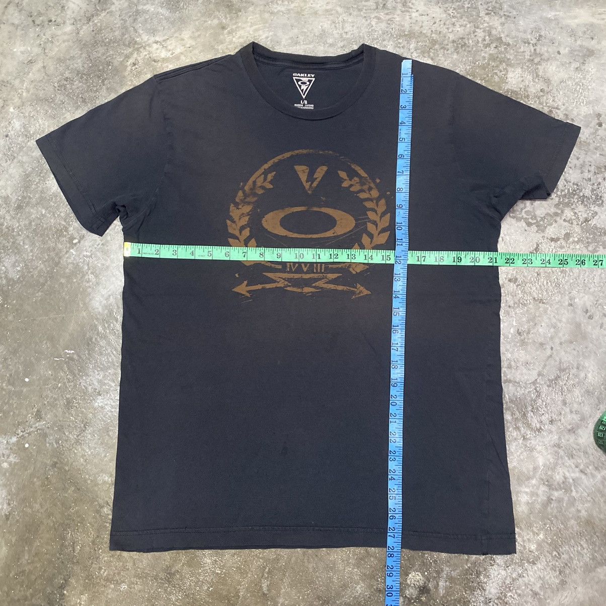 Oakley y2k Oakley Lightning Graphic Streetwear T Shirt Size US L / EU 52-54 / 3 - 9 Thumbnail