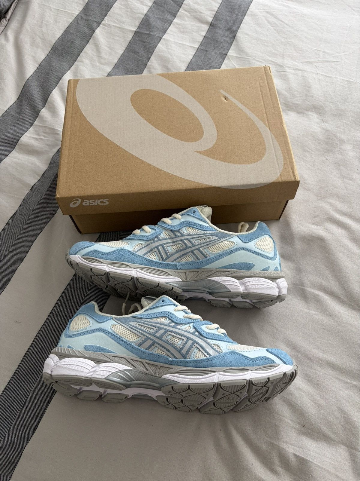 Asics ASIC NYC Cream/Arctic Blue Size US 10 / EU 43 - 1 Thumbnail