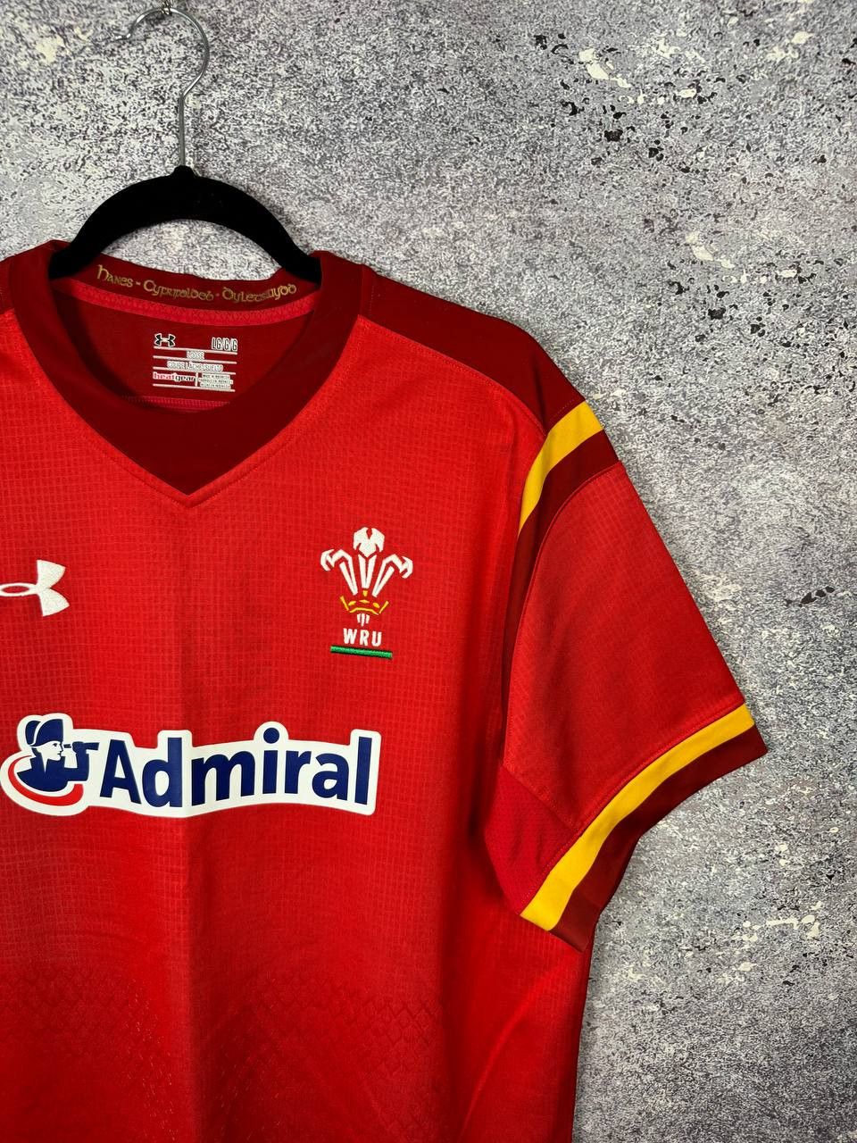 Under Armour Men's Rugby Union Wales 2015/16 Home Shirt Jersey UA Size US L / EU 52-54 / 3 - 2 Thumbnail