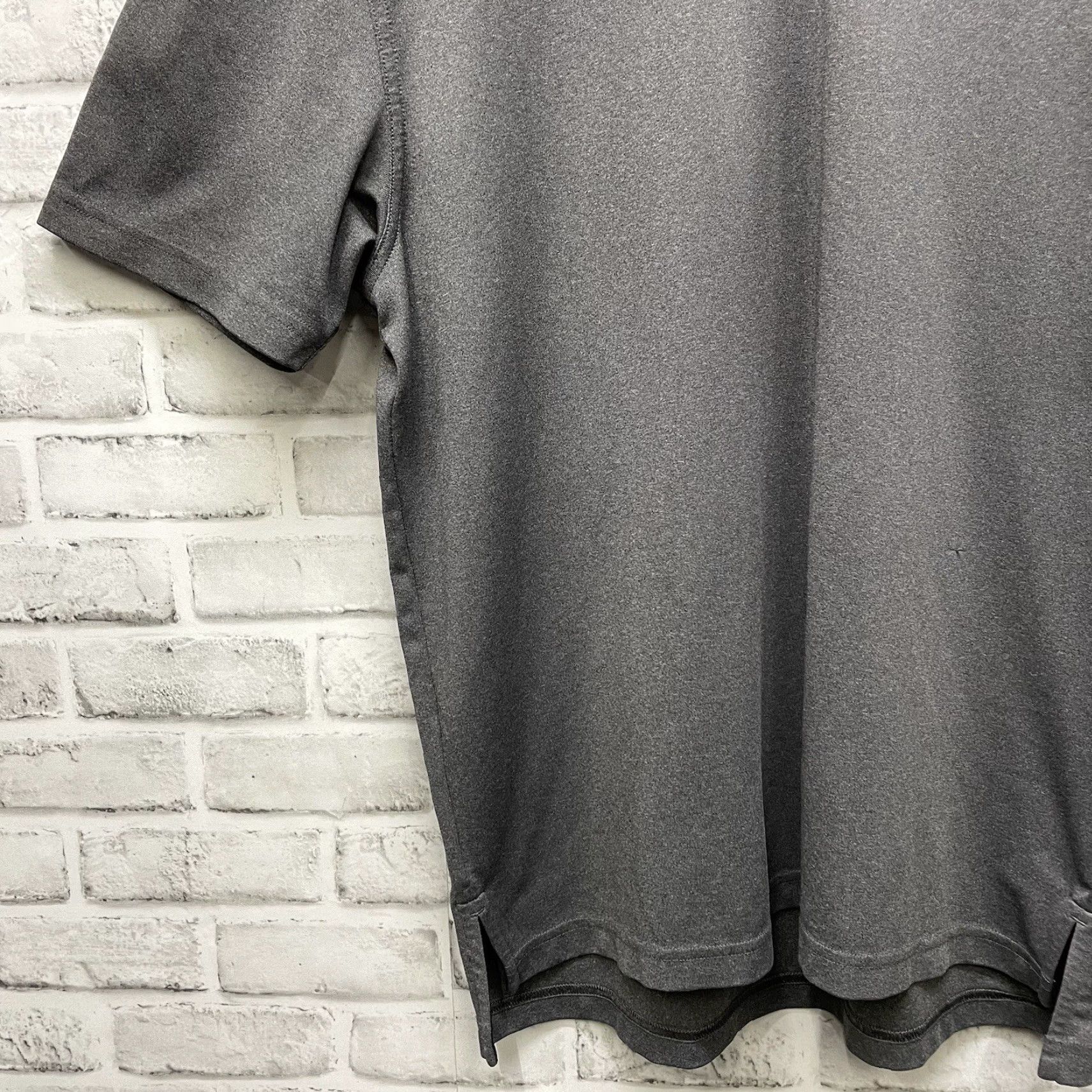 Under Armour Under Armour HeatGear Polo Shirt Mens Size L Gray Polo Shirt Mens L Gray HeatGear Under Armour Women? No, Mens. Size US L / EU 52-54 / 3 - 3 Thumbnail