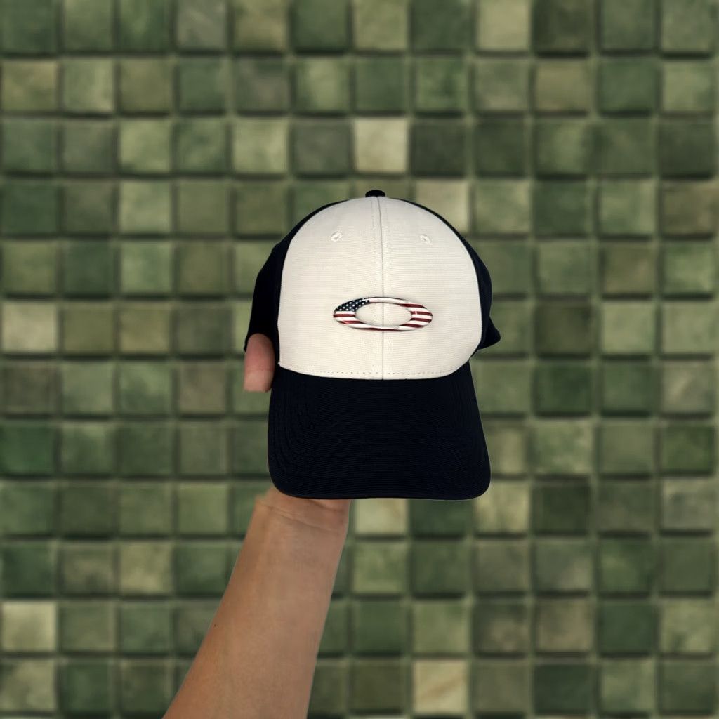Oakley VINTAGE Oakley USA logo Cap Men L Blue Baseball Cap Size ONE SIZE - 1 Thumbnail