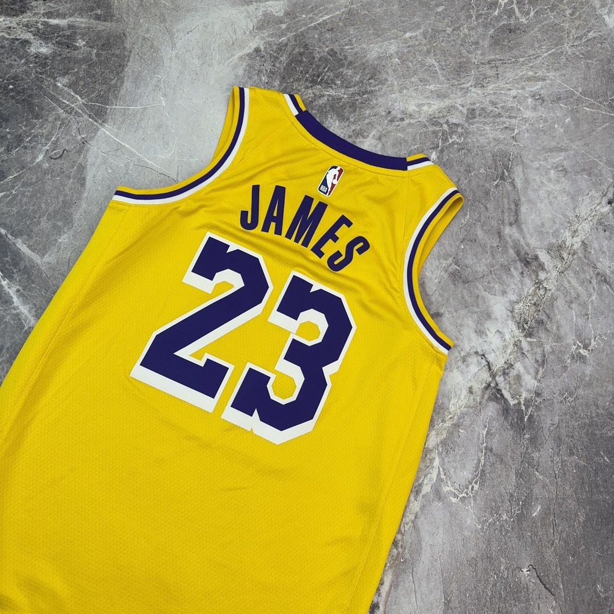 NBA × Nike Nike Swingman Los Angeles Lakers LeBron James #23 Jersey M Size US M / EU 48-50 / 2 - 15 Thumbnail