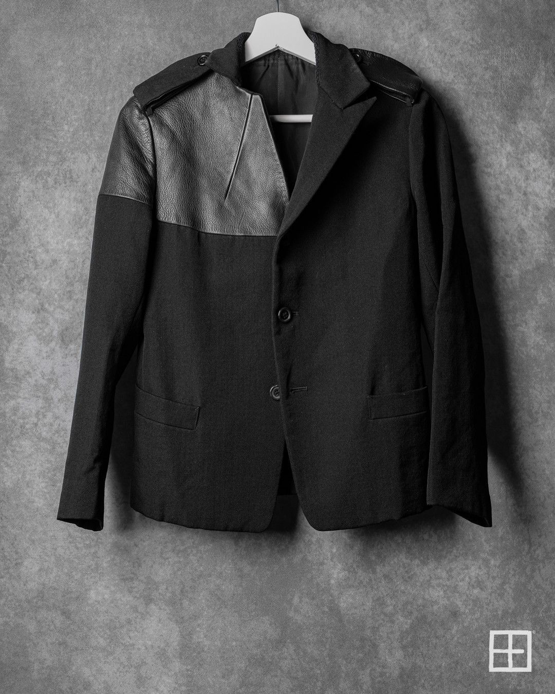 Yohji Yamamoto Yohji Yamamoto AW02 Runway Deerskin Patch Blazer Jacket Size M / US 6-8 / IT 42-44 - 2 Thumbnail