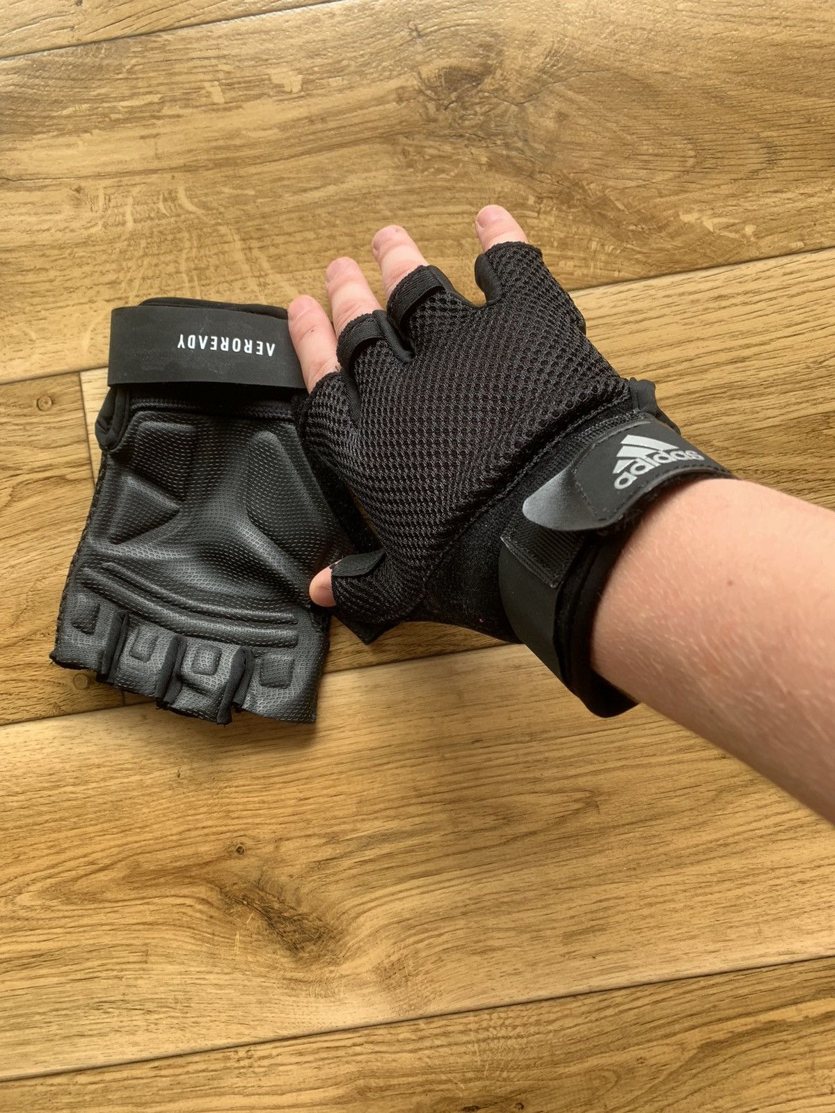 Adidas Adidas Vintage Sport Gloves Size ONE SIZE - 2 Thumbnail