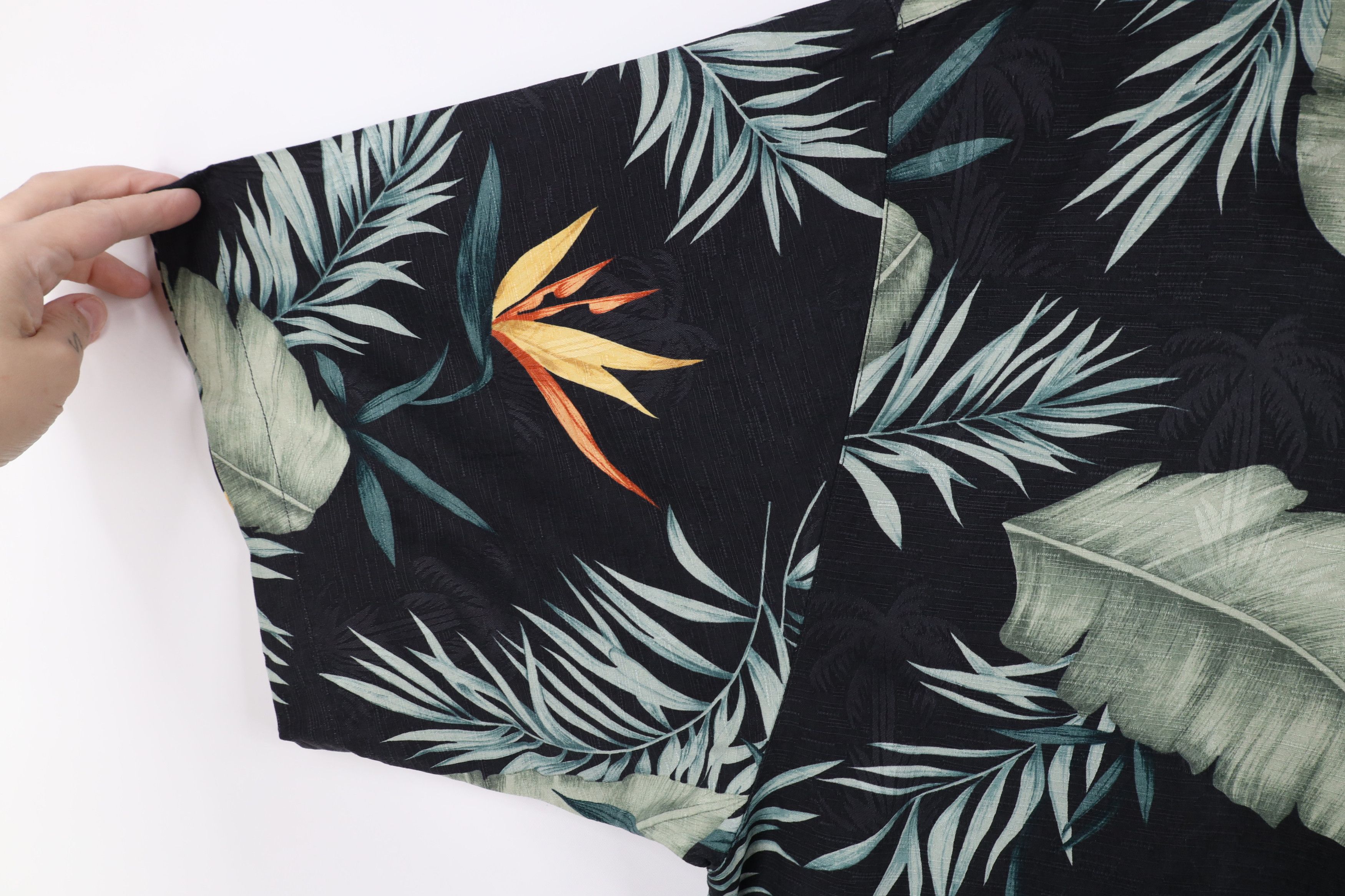 Tommy Bahama × Vintage Vintage 90s Tommy Bahama Looped Collar Hawaiian Button Shirt Size US XL / EU 56 / 4 - 5 Thumbnail