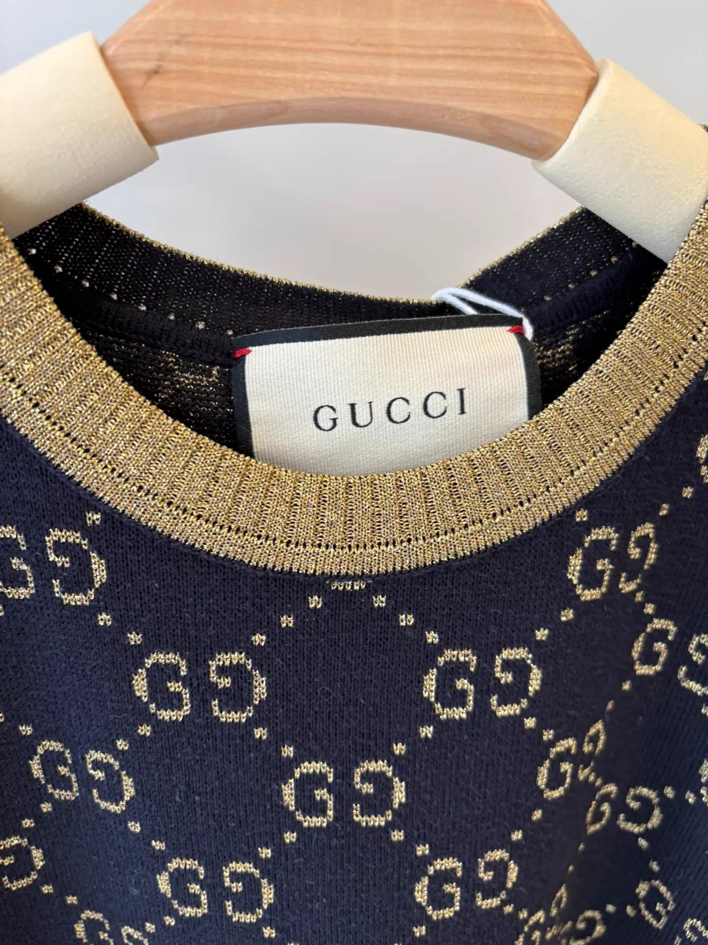 Gucci Gucci Navy Blue Gold Logo Short Sleeve Knit Top L Size L / US 10 / IT 46 - 3 Thumbnail