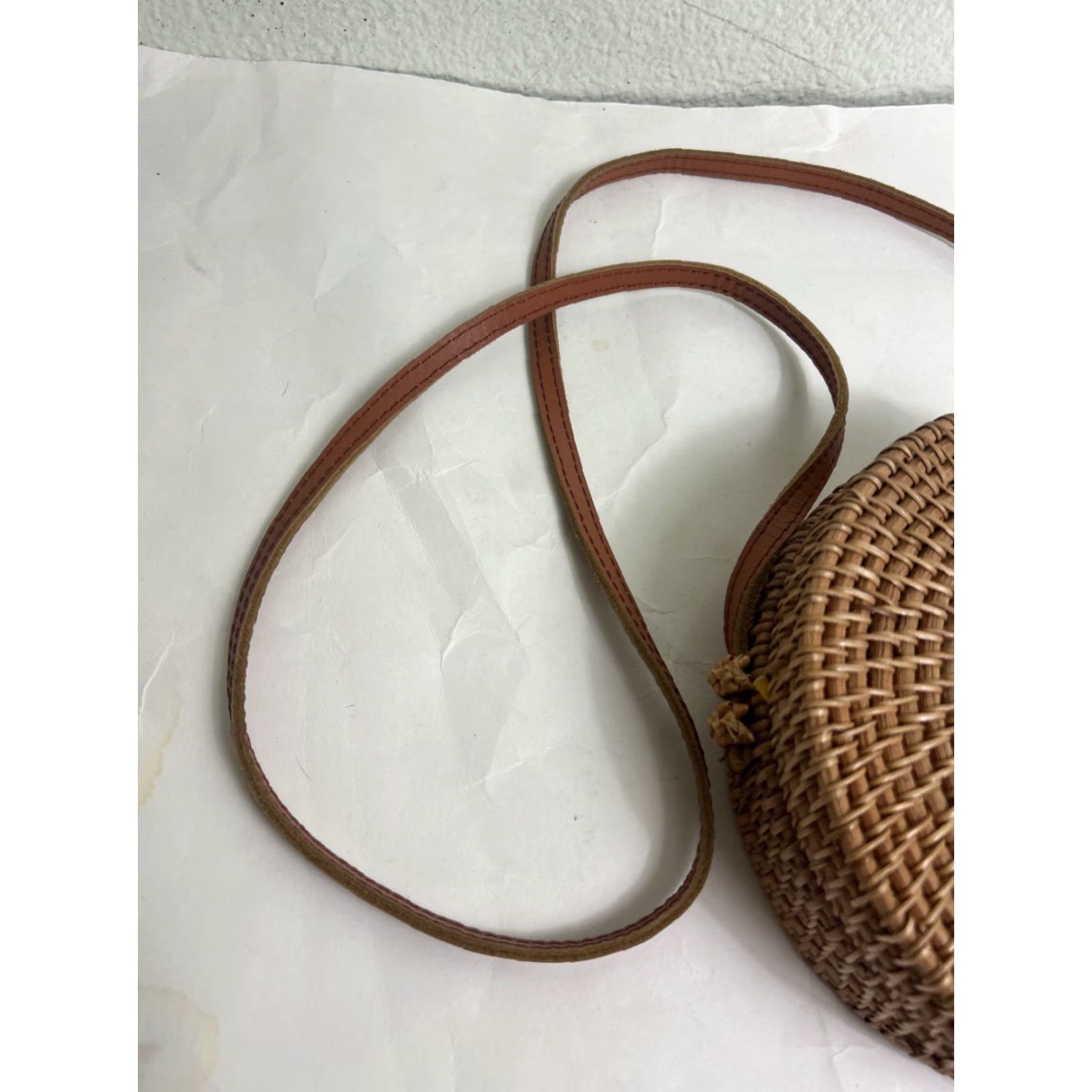 Vintage VINTAGE? No. (Not Vintage) Rattan Straw Bag Wicker Purse Round Crossbody Leather Strap Boho Size ONE SIZE - 2 Thumbnail