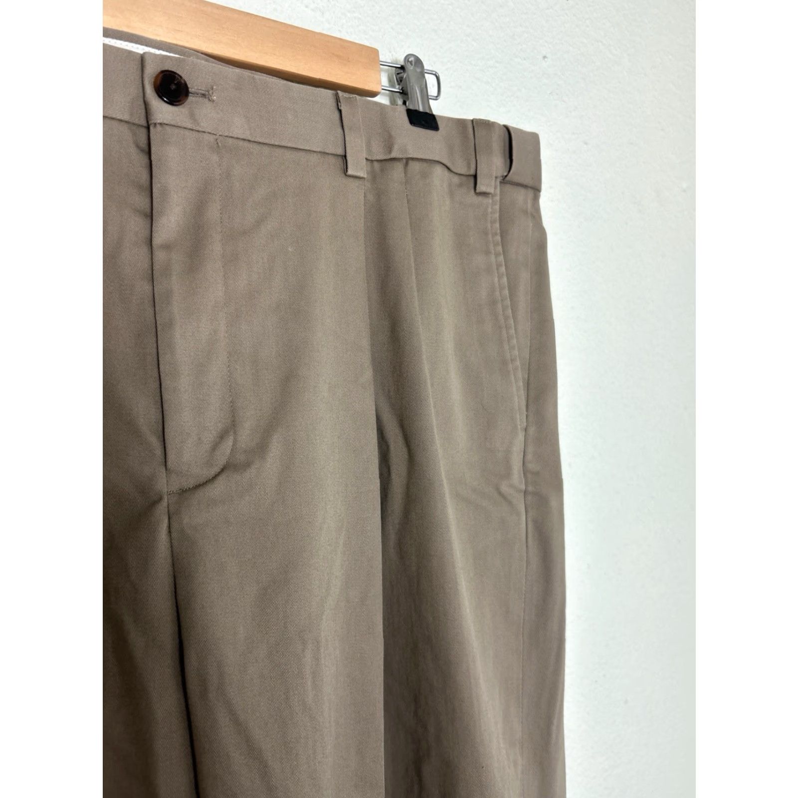 Eddie Bauer VINTAGE Eddie Bauer wrinkle free relaxed fit cotton pants Dark Khaki Mens 42x30 42 Tall Beige Dress Pants Cotton Mens 42x30 Size US 42 / EU 58 - 5 Thumbnail