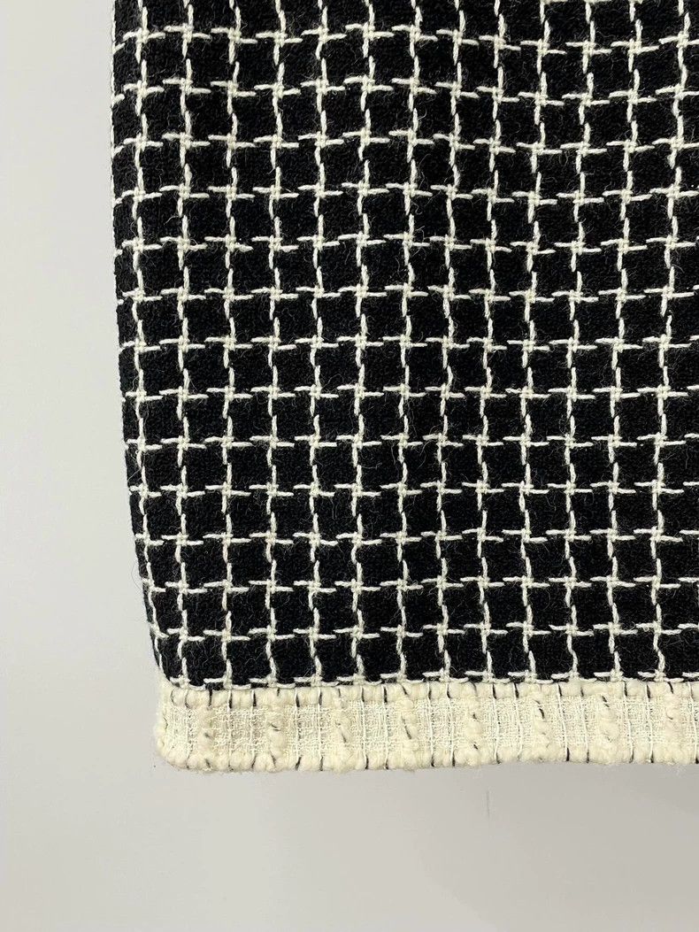 Chanel Chanel Metropolitan series black and white tweed skirt Size 25" / US 0 / IT 36 - 4 Thumbnail