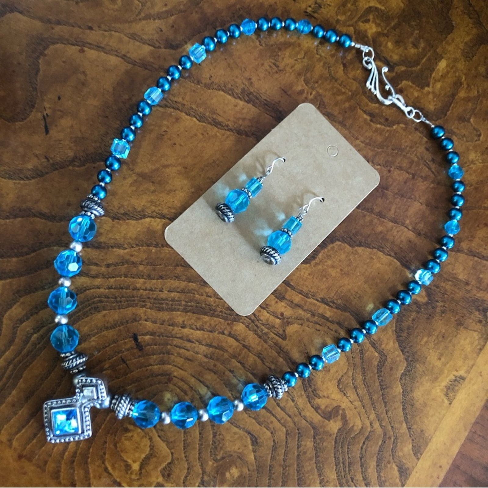 Handmade Handcrafted repurpose faceted blue crystal pendant necklace Size ONE SIZE - 2 Thumbnail