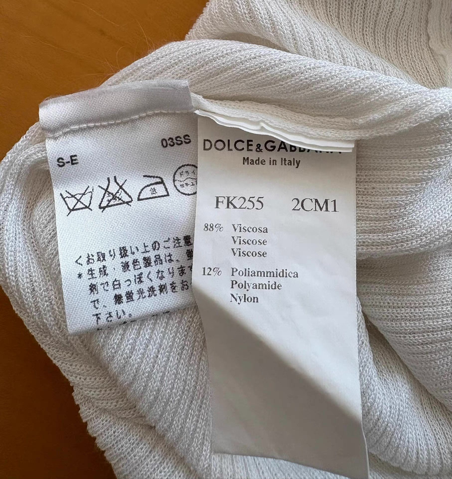 Dolce & Gabbana c Dolce & Gabbana Women's White V-Neck Knit T-shirt。Ｑ21 Size L / US 10 / IT 46 - 6 Thumbnail