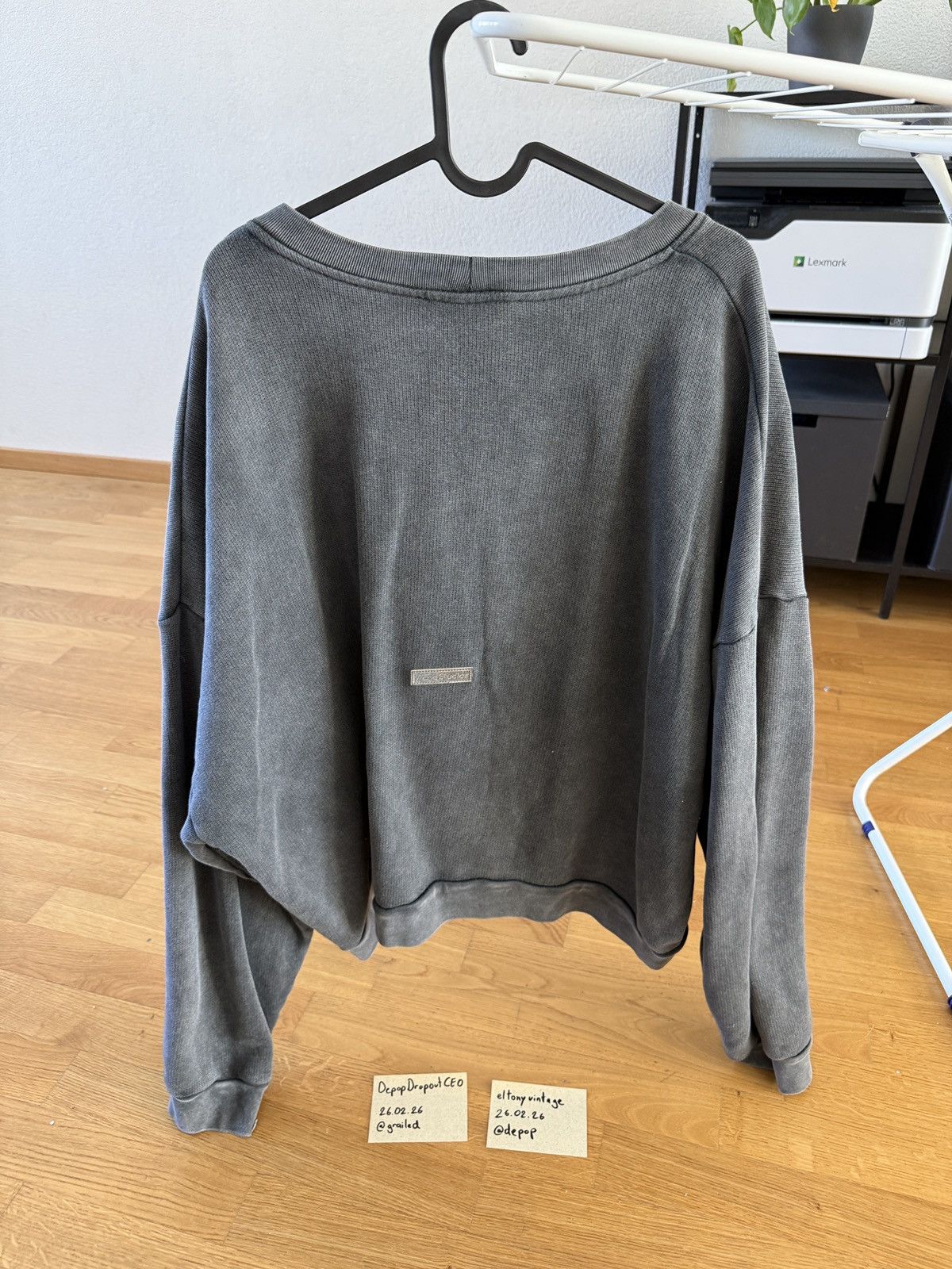 Acne Studios Acne Studios Crop Sweatshirt Sweater Hoodie Grey Gray Size US L / EU 52-54 / 3 - 2 Thumbnail