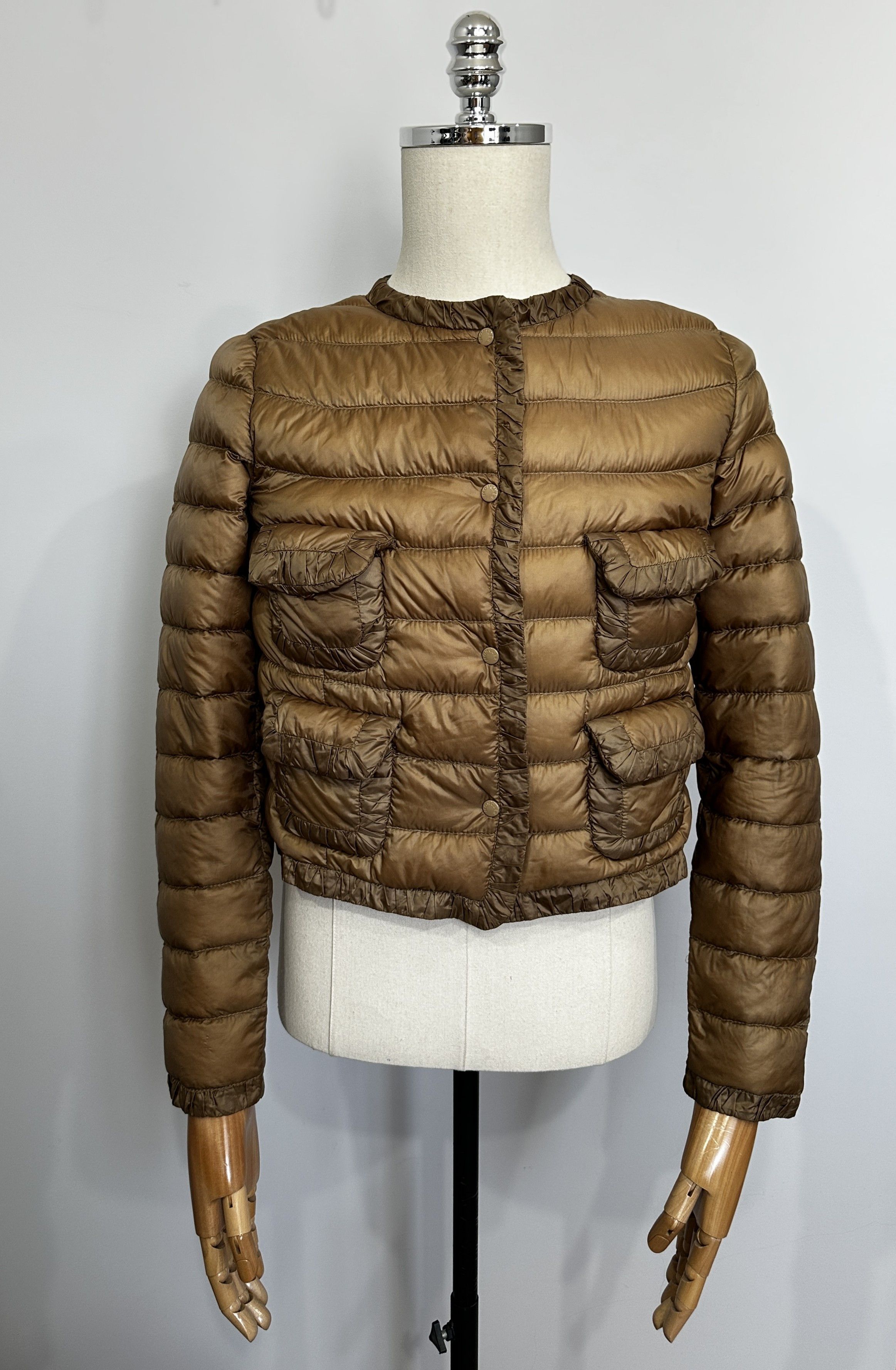 Moncler MONCLER Eden Light Down Jacket Size2 XS-S Beige Luxury Brand Size S / US 4 / IT 40 - 2 Thumbnail