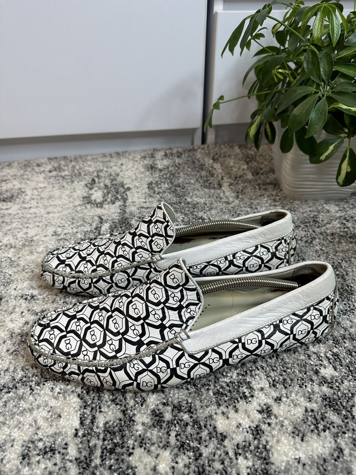 Dolce & Gabbana D&G Dolce & Gabbana Luxury Vintage Monochrome Size US 8.5 / EU 41-42 - 2 Thumbnail