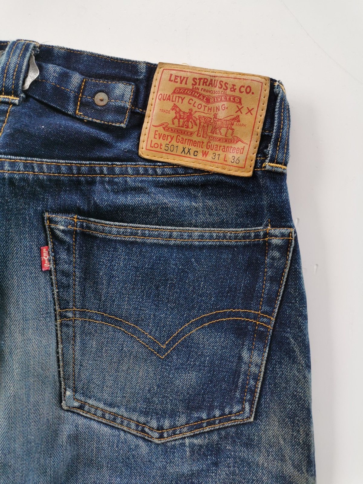 LVC × Levi's × Vintage Levis 501 xxc Big E Buckleback Selvedge Denim Jeans Size US 28 / EU 44 - 3 Thumbnail