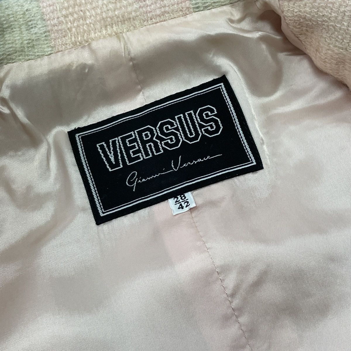 Versace × Vintage Vintage Gianni Versace Versus Women Wool Blazer Size XS Size XS / US 0-2 / IT 36-38 - 13 Thumbnail