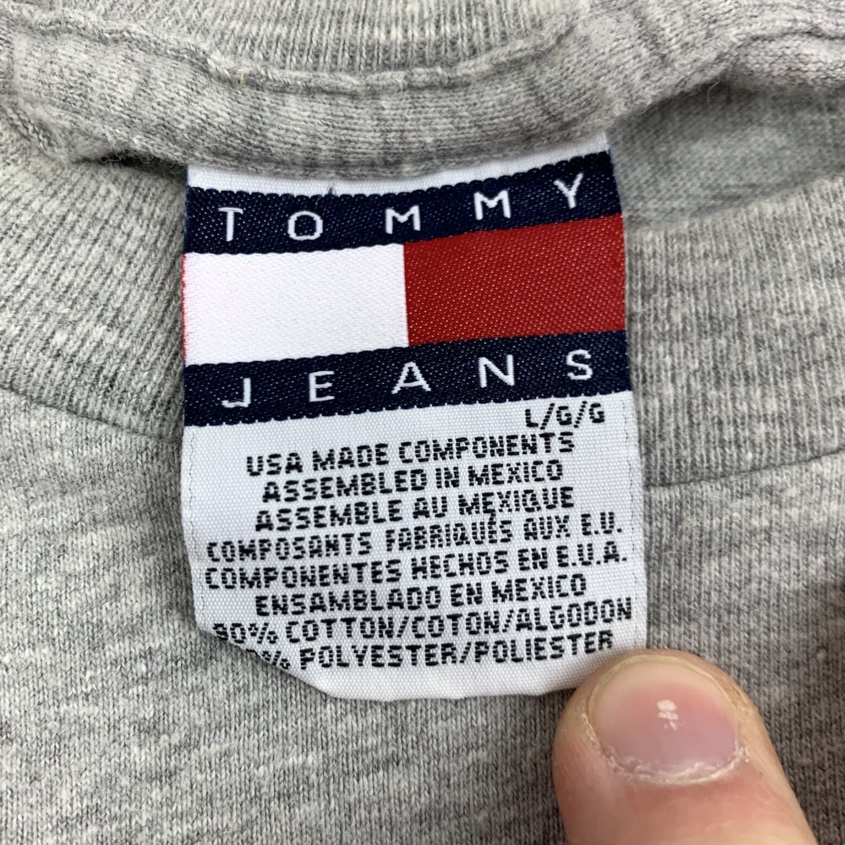 Tommy Hilfiger VINTAGE Tommy Hilfiger Shirt Adult Large Gray Box Logo 90s Grunge Mens T-Shirt Size US L / EU 52-54 / 3 - 3 Thumbnail