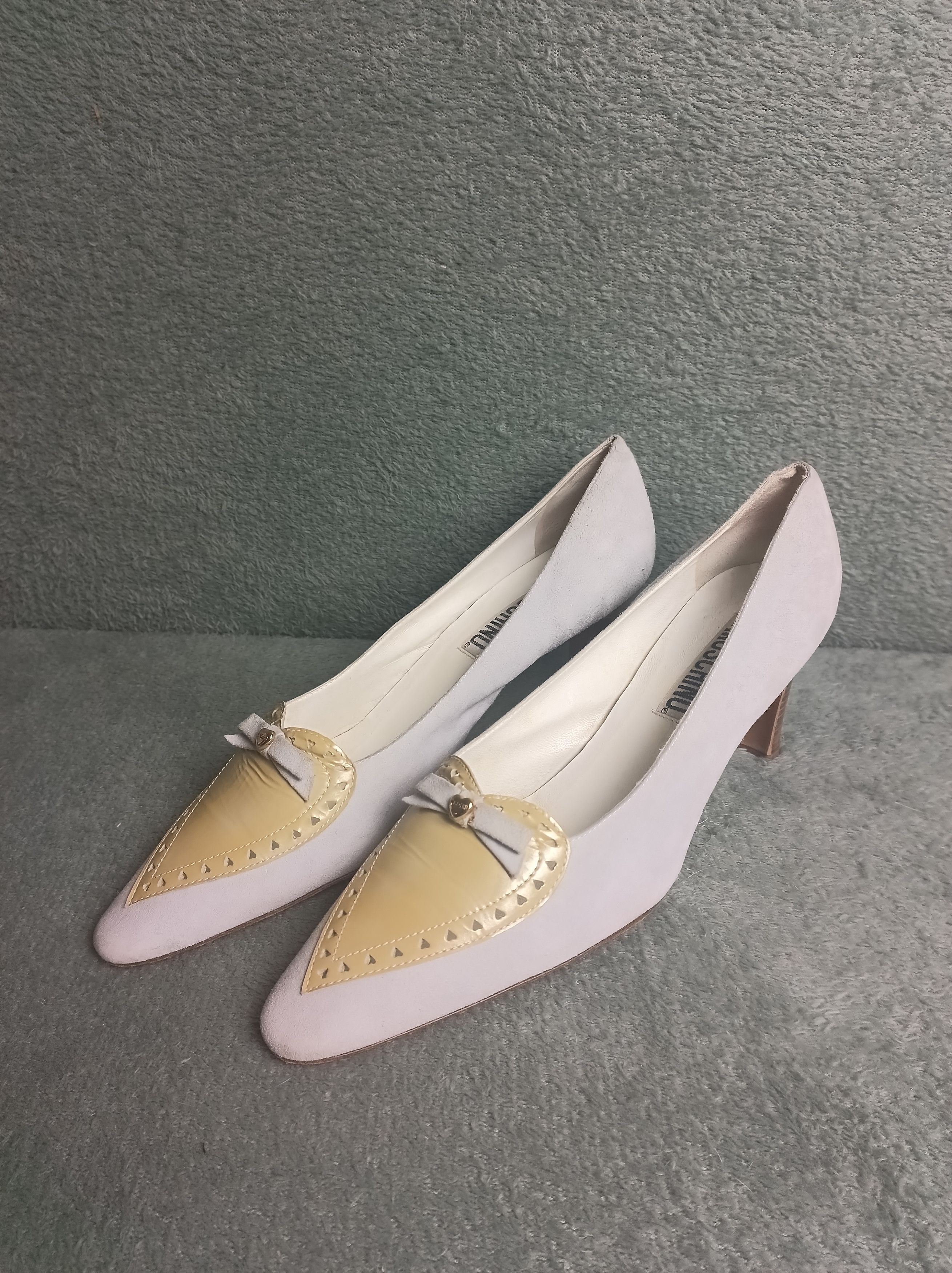 Moschino Moschino Suede Leather Grey Logo Heart Heel Pumps EU 39.5 Size US 9.5 / IT 39.5 - 2 Thumbnail
