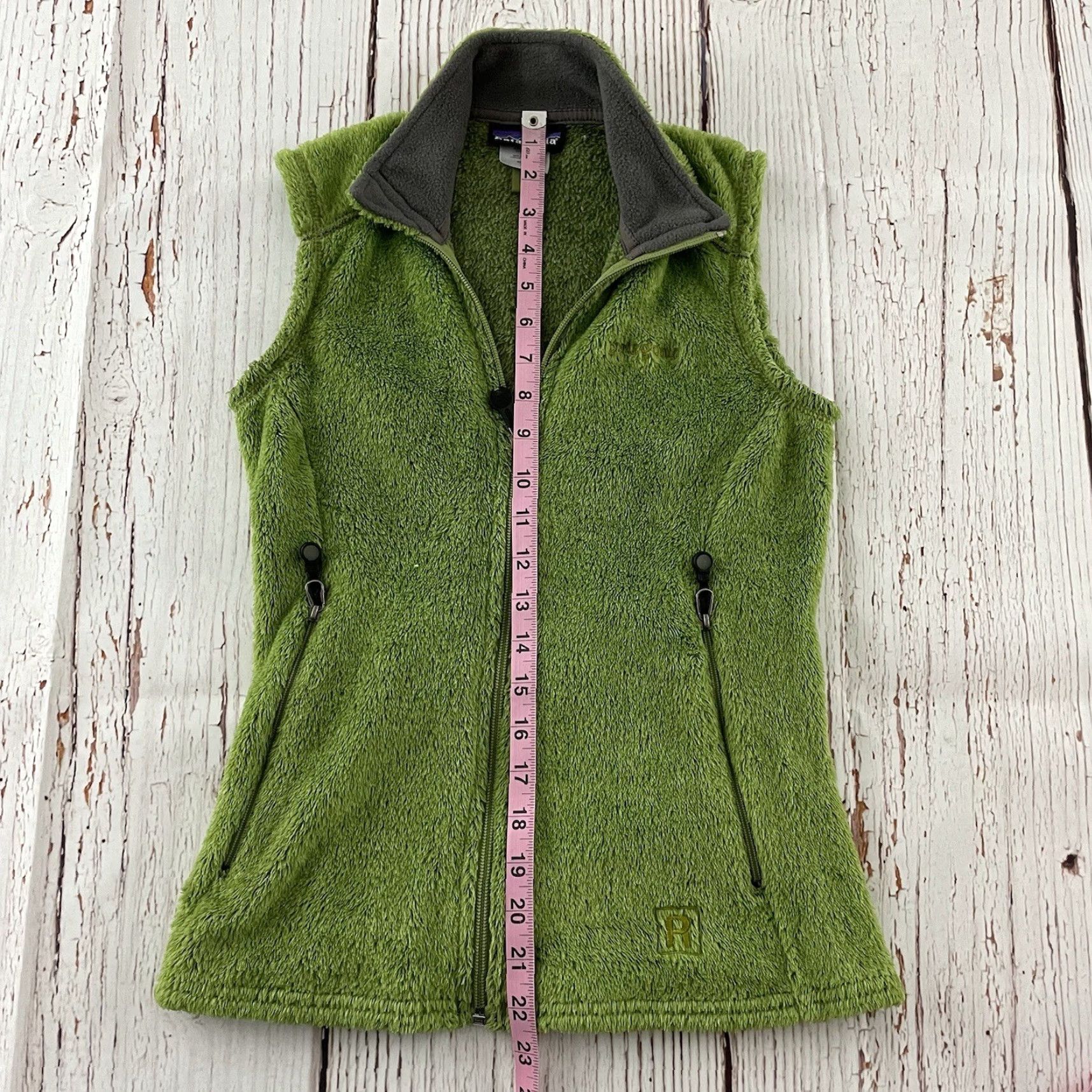 Patagonia Patagonia Regulator Full Zip Fleece Vest Women’s XS Solid Green Size XS / US 0-2 / IT 36-38 - 5 Thumbnail