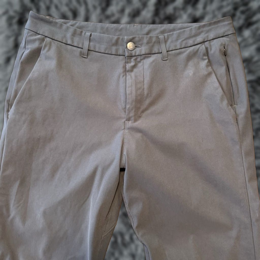 Lululemon Lululemon Men's Gray Pants Regular 32 Inseam 28 Stretch Zip Pocket Cotton Polyester Elastane Pants Sports Activewear Size US 32 / EU 48 - 1 Thumbnail