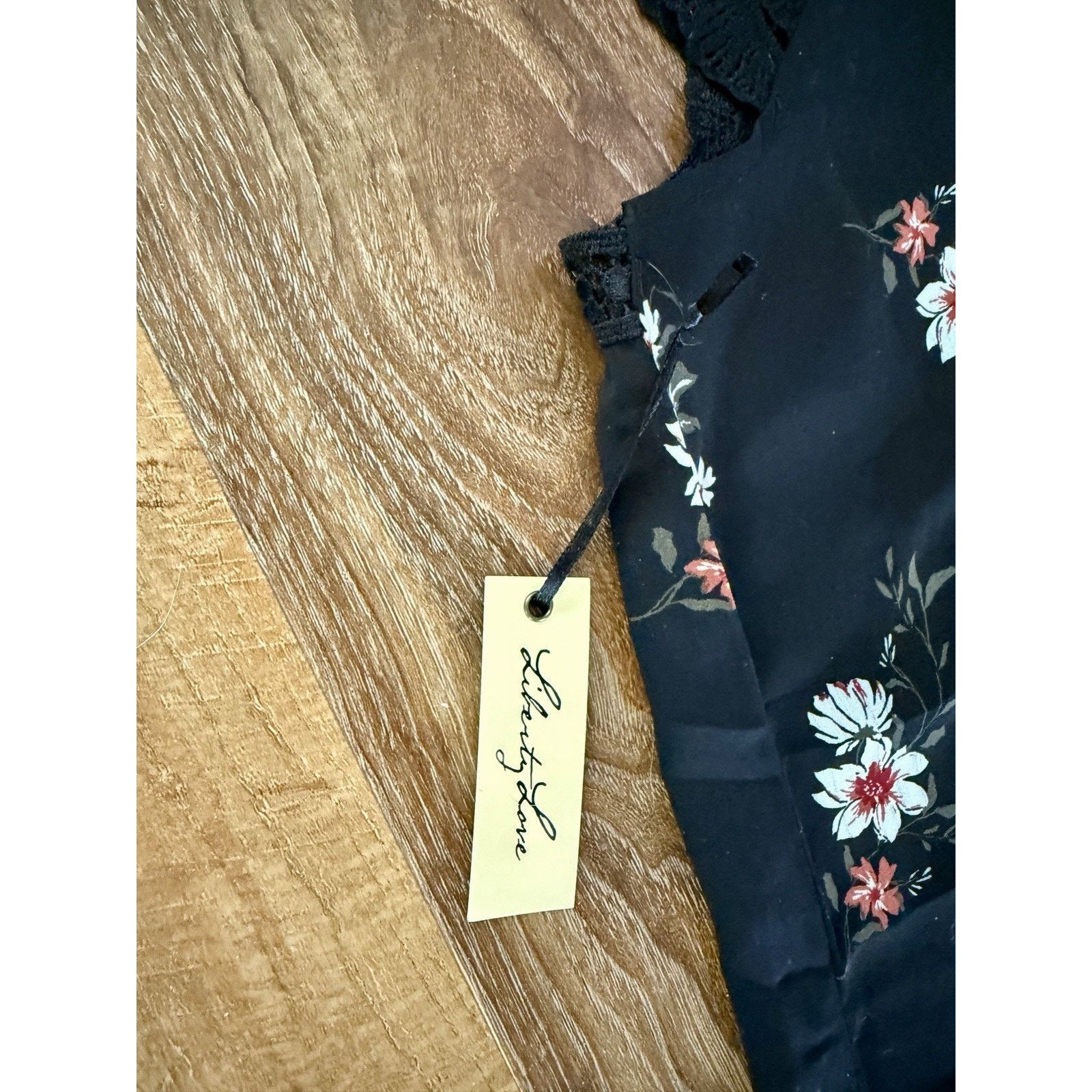 Other Boutique Shirt Women, Black Floral Short Sleeve Scoop Neck Size XL / US 12-14 / IT 48-50 - 8 Thumbnail