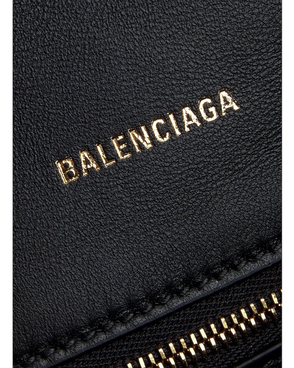 Balenciaga o1mt1gz0325 Size: OS / Crush Medium Pouch Crocodile Size ONE SIZE - 7 Thumbnail