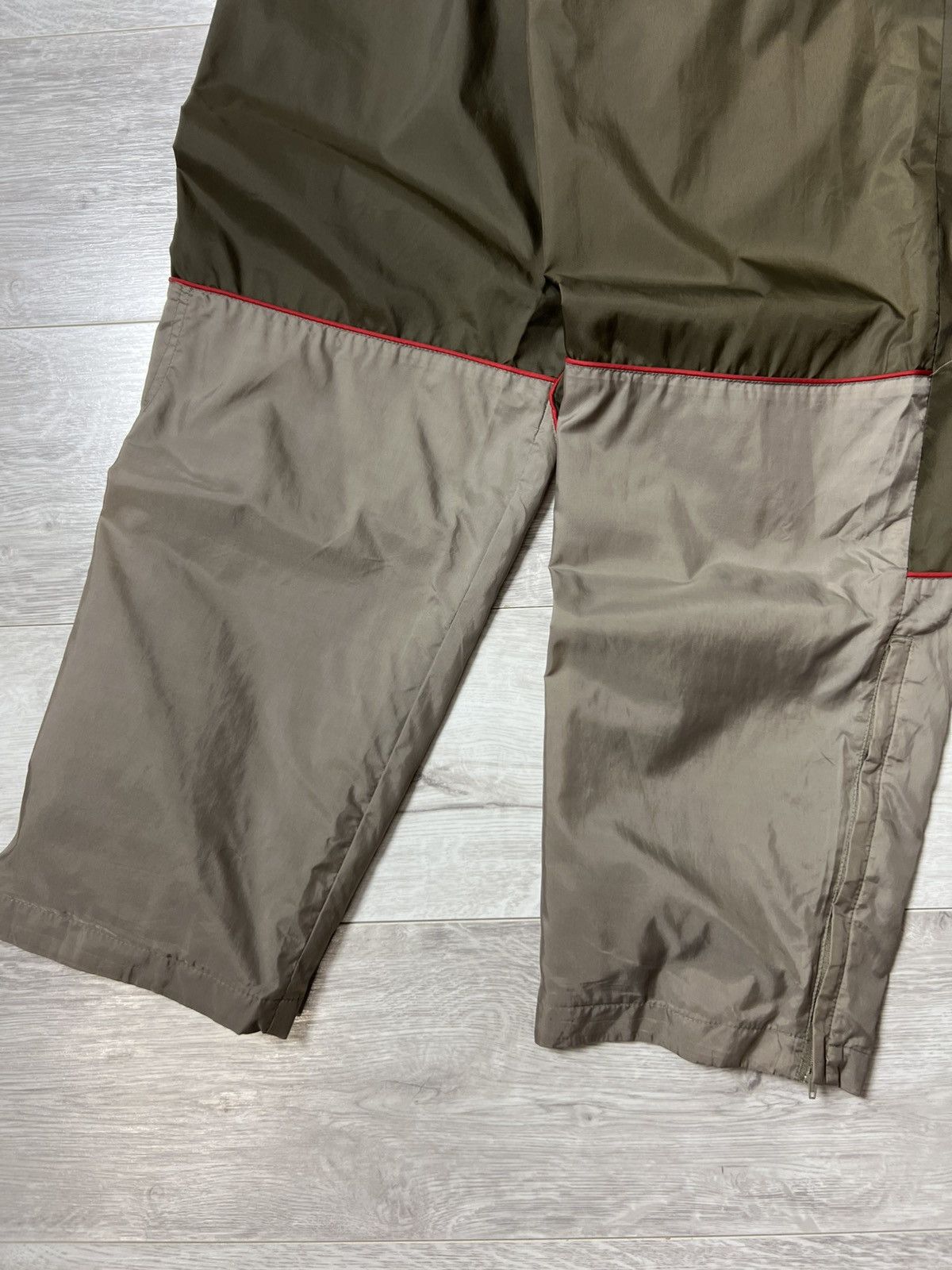 Nike × Vintage Vintage Nike Nylon Track Pants Swoosh Logo Men’s Sweatpants Size US 32 / EU 48 - 17 Thumbnail